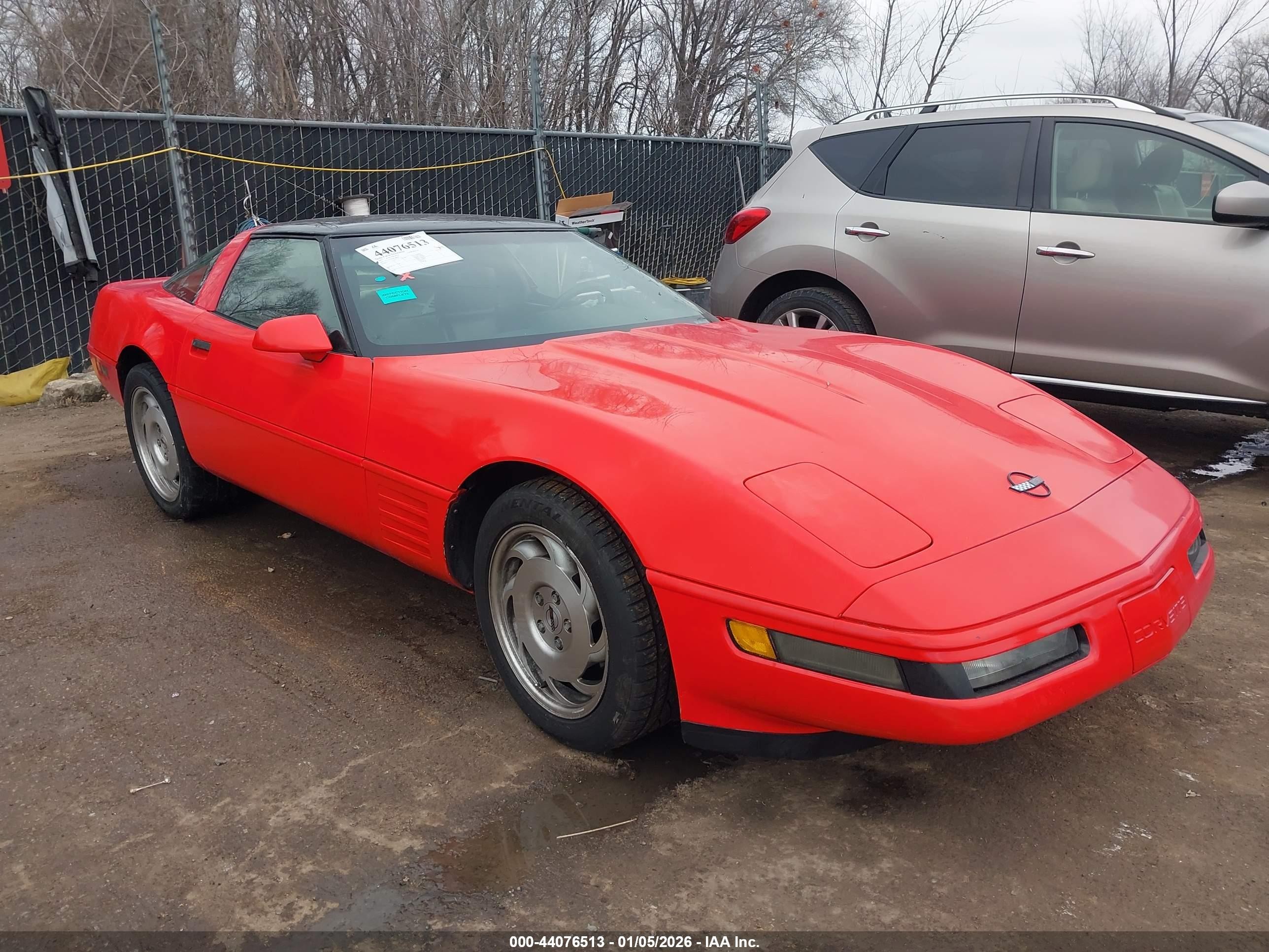 1993 Chevrolet Corvette, VIN 1G1YY23P3P5108666 — Side