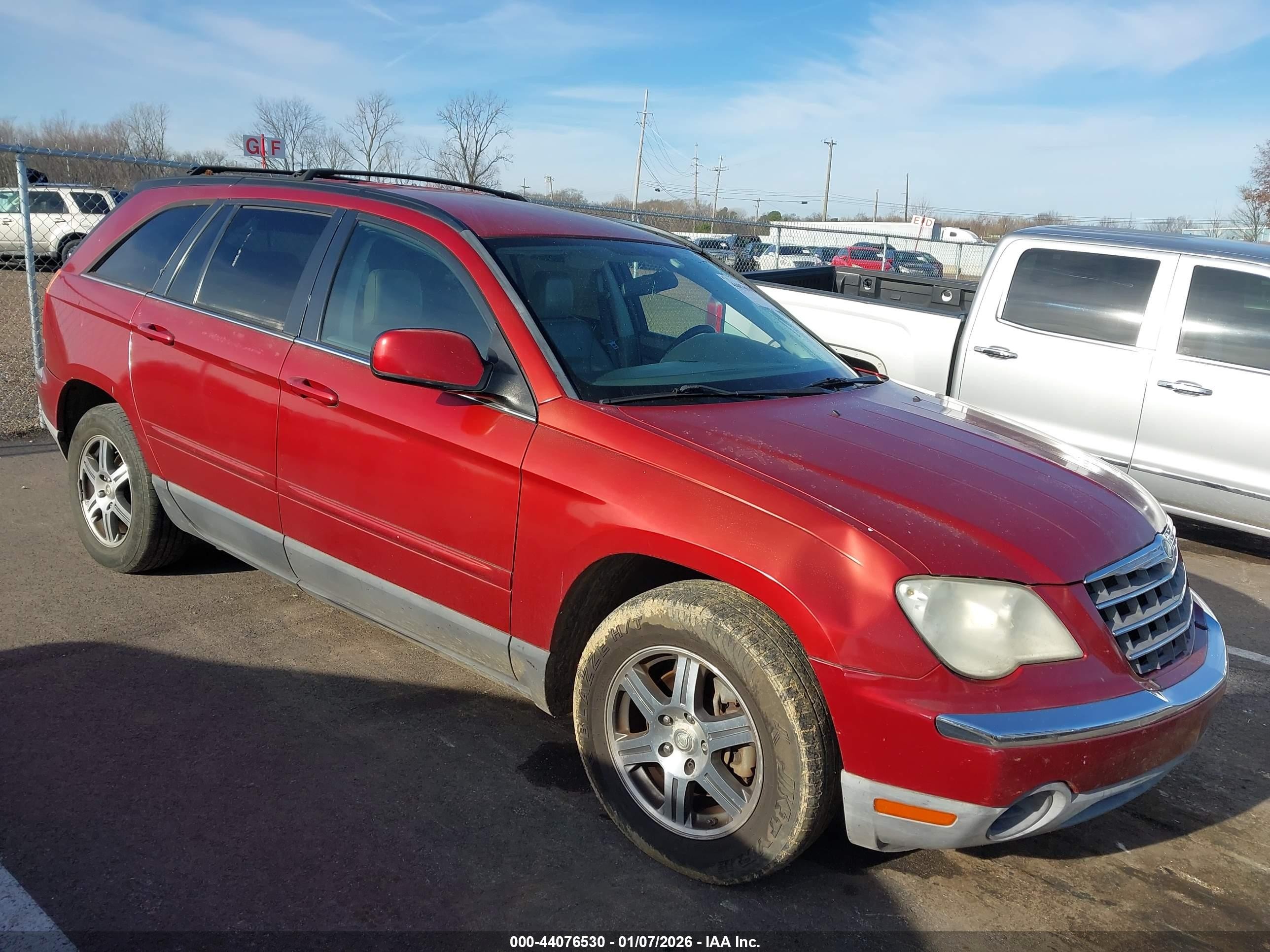 2007 Chrysler Pacifica Touring, VIN 2A8GM68X27R250372 — Rear end