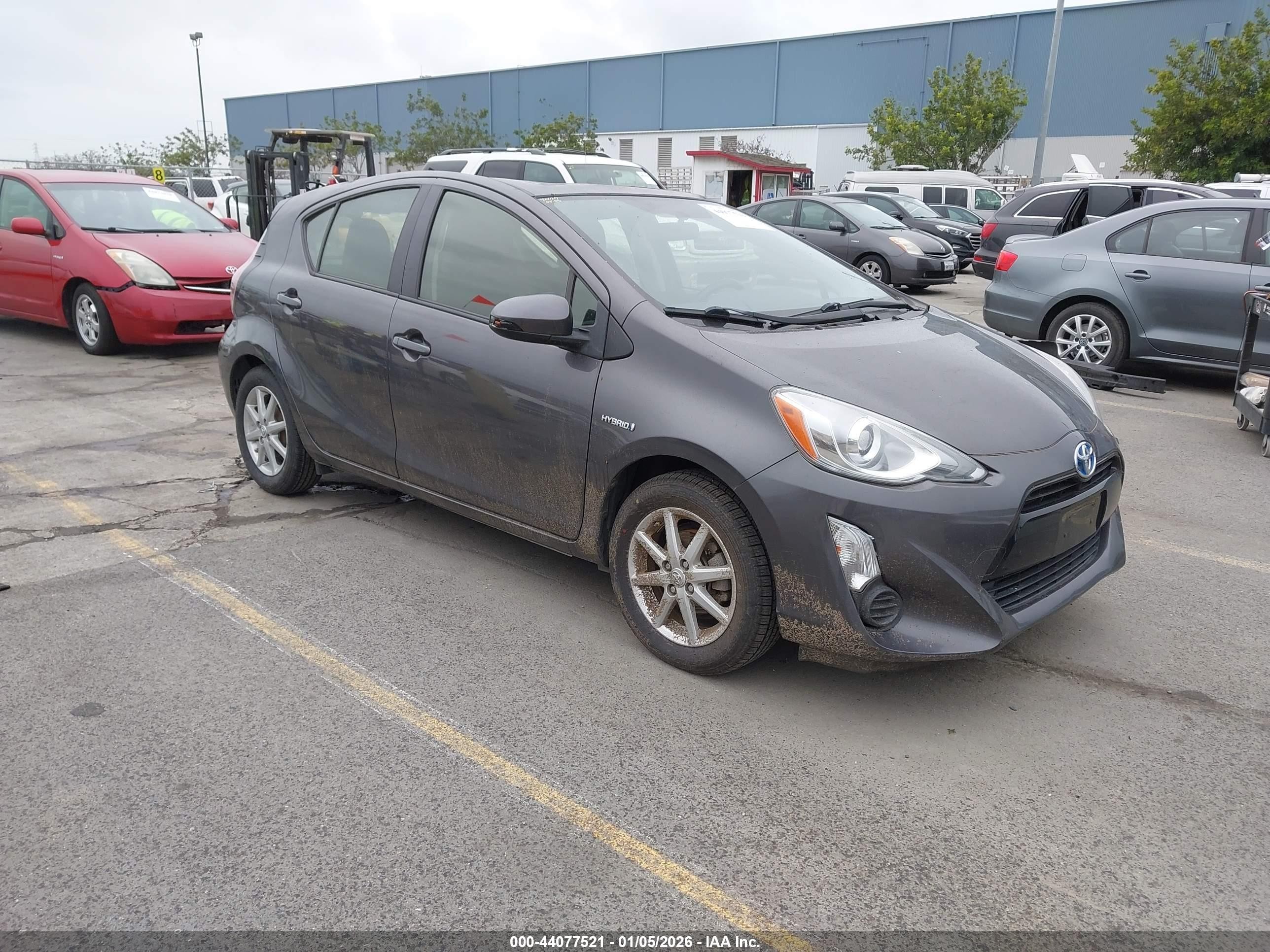 2015 Toyota Prius Four, VIN JTDKDTB38F1103594 — Roof