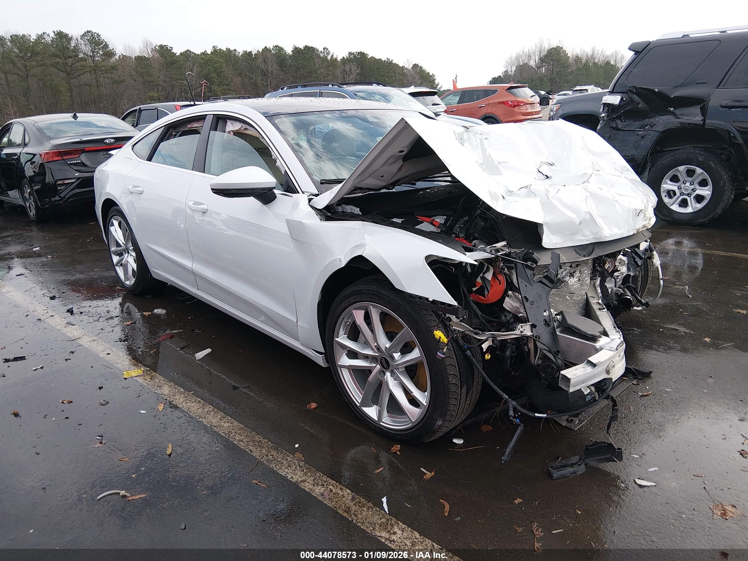 2023 Audi A7, VIN WAUS2BF29PN030387 — Перед