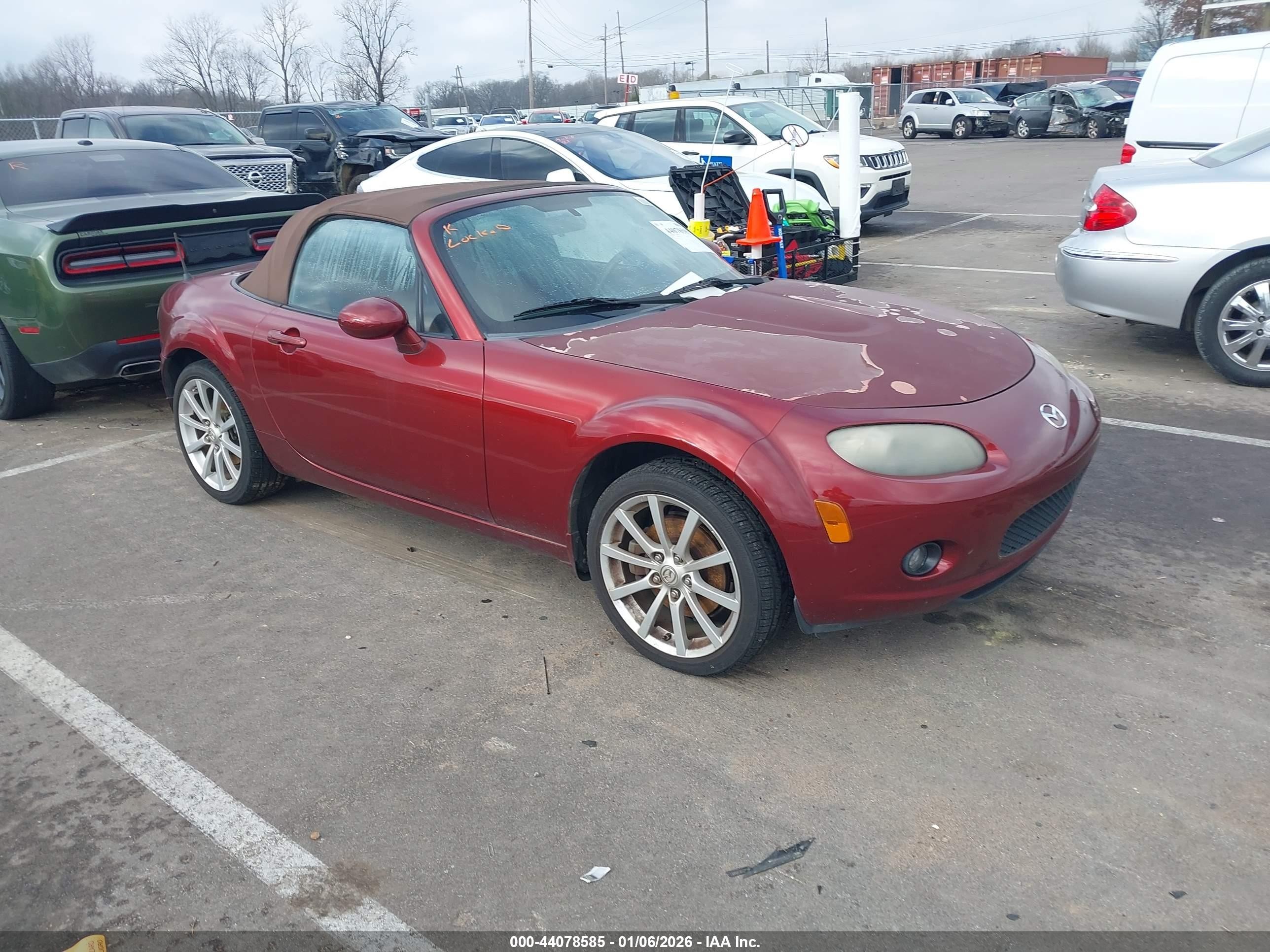 2008 Mazda MX-5 Miata Touring, VIN JM1NC25FX80145824 — Front end