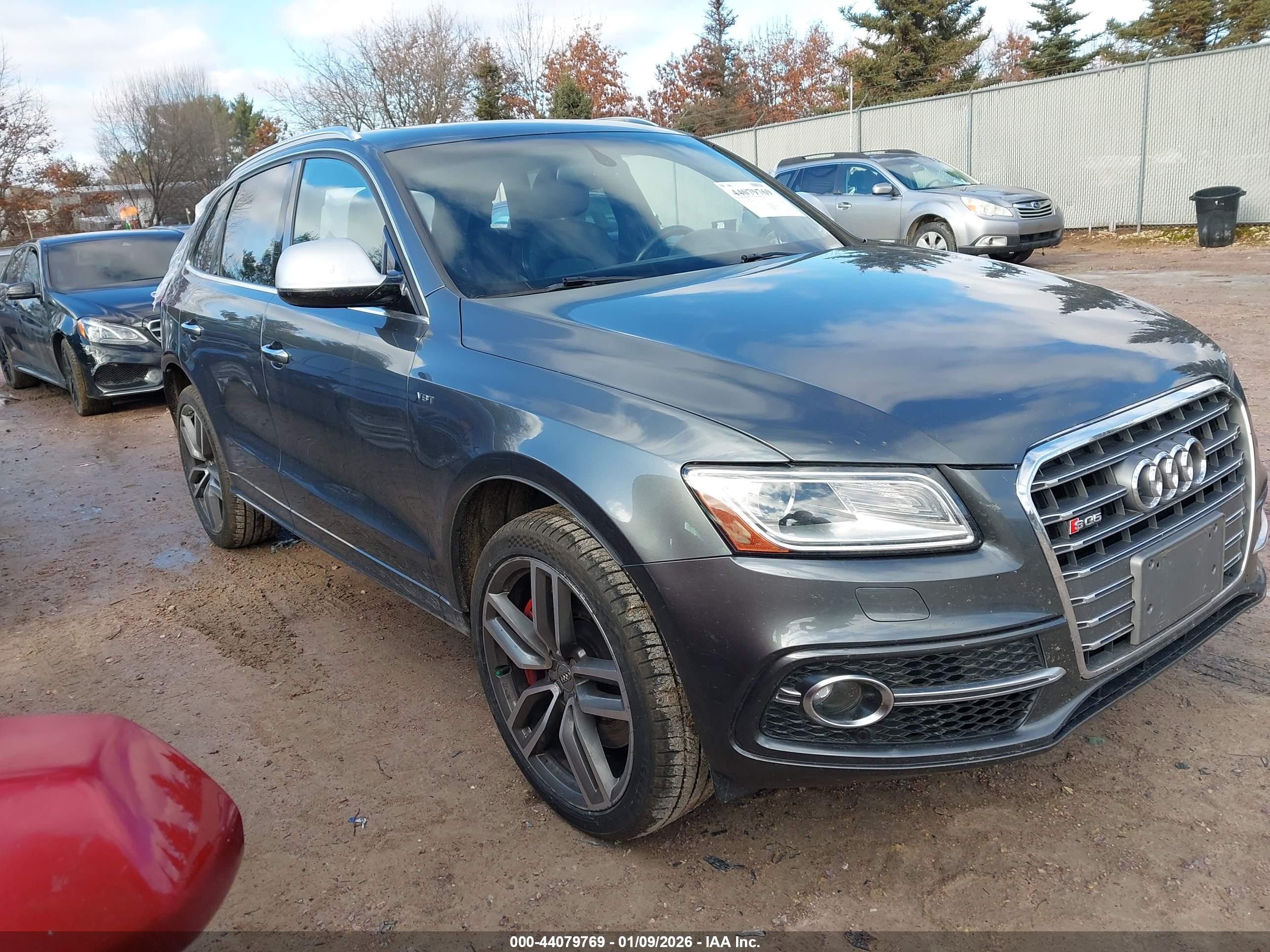 2017 Audi SQ5 Premium Plus, VIN WA1CCAFP3HA005188 — Rear end