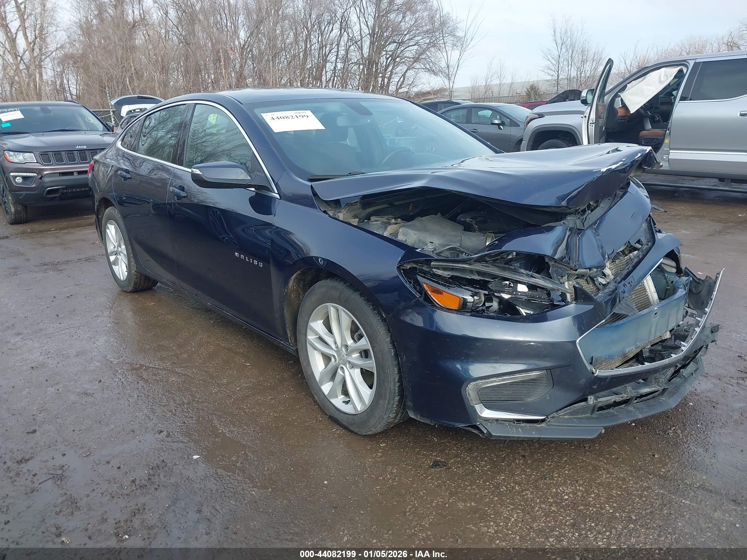 2018 Chevrolet Malibu LT, VIN 1G1ZD5ST0JF163495 — Front end