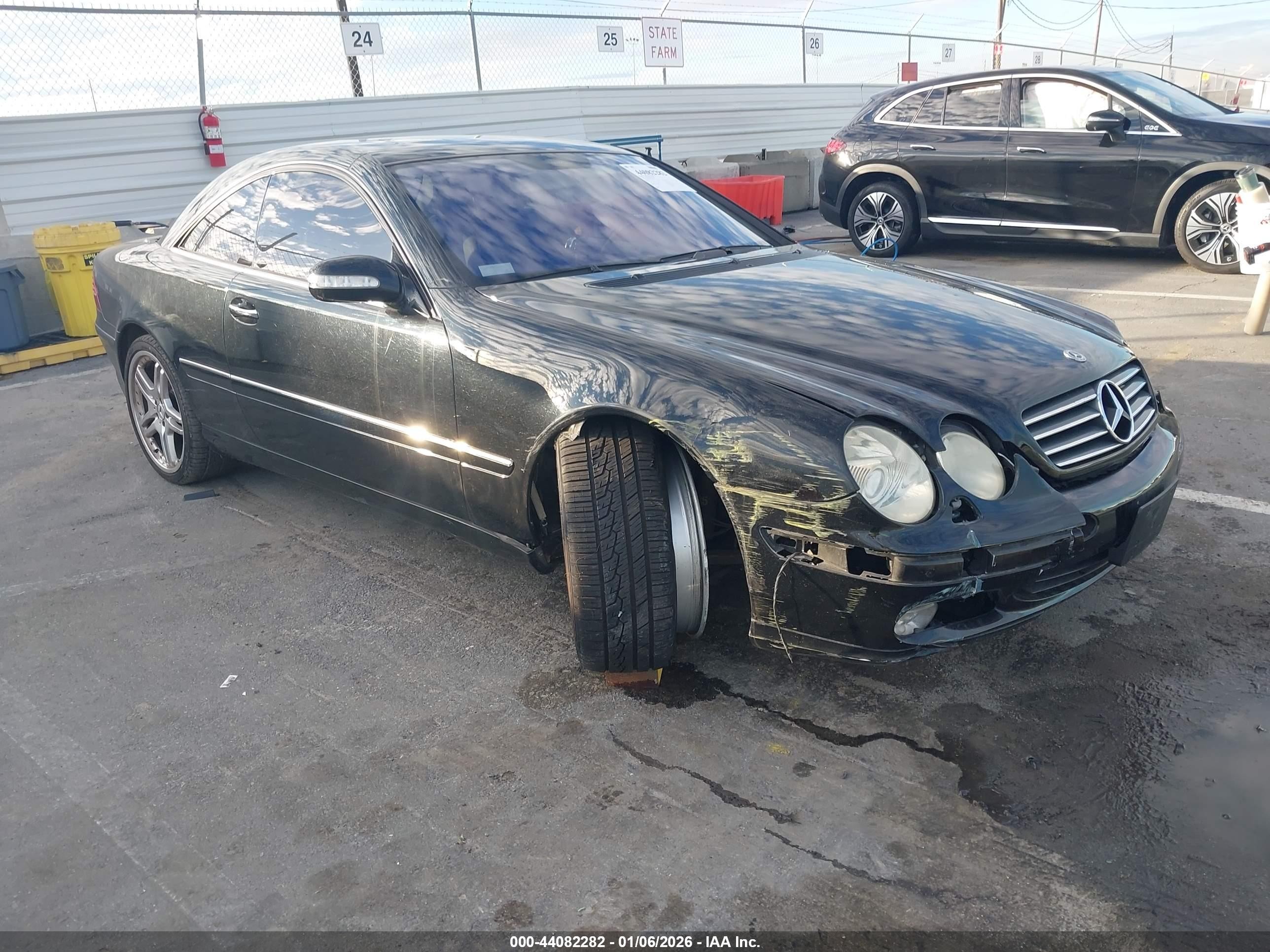 2005 Mercedes-Benz CL 500, VIN WDBPJ75J25A044135 — Front end