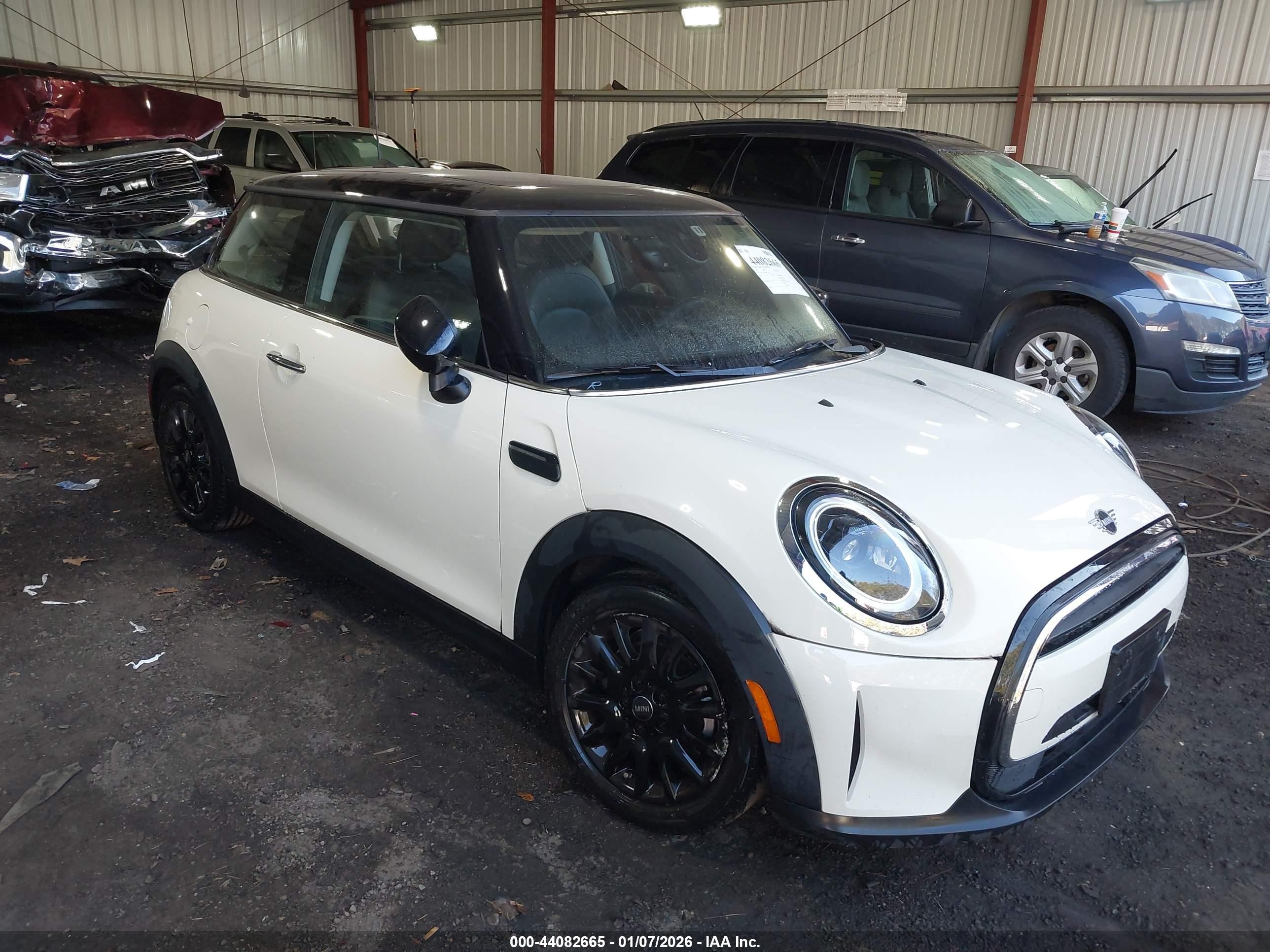 2023 MINI Hardtop Cooper, VIN WMW33DH03P2T12759 — Rear end