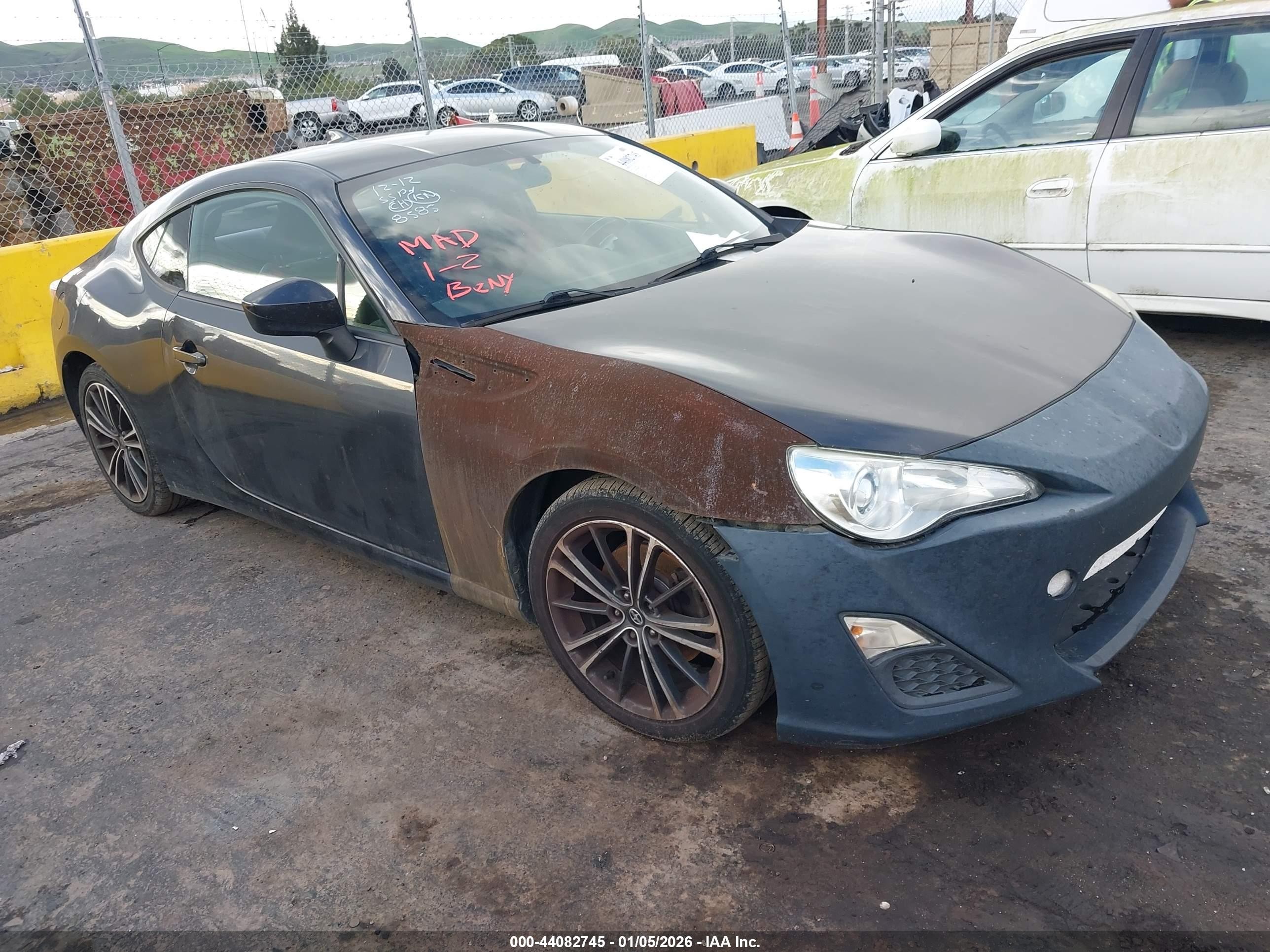 2016 Scion FR-S, VIN JF1ZNAA1XG8708585 — Normal wear