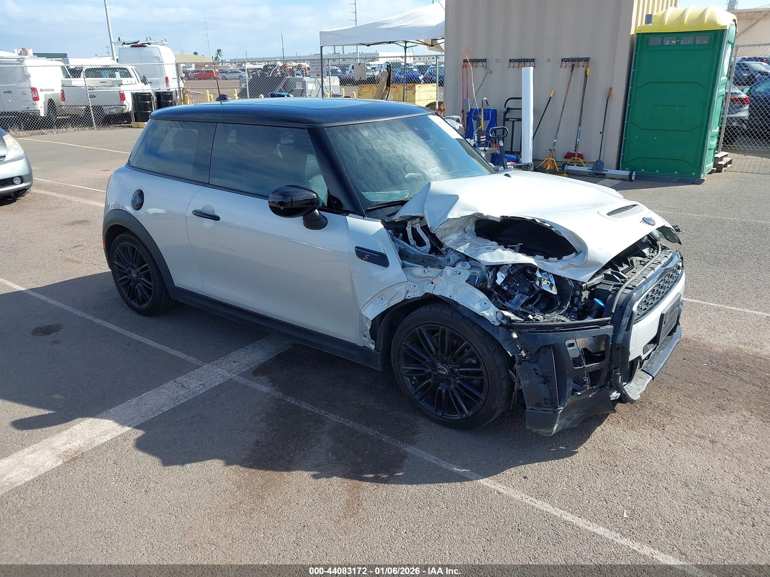 2023 MINI Hardtop Cooper S, VIN WMW53DH02P2S52756 — Front end