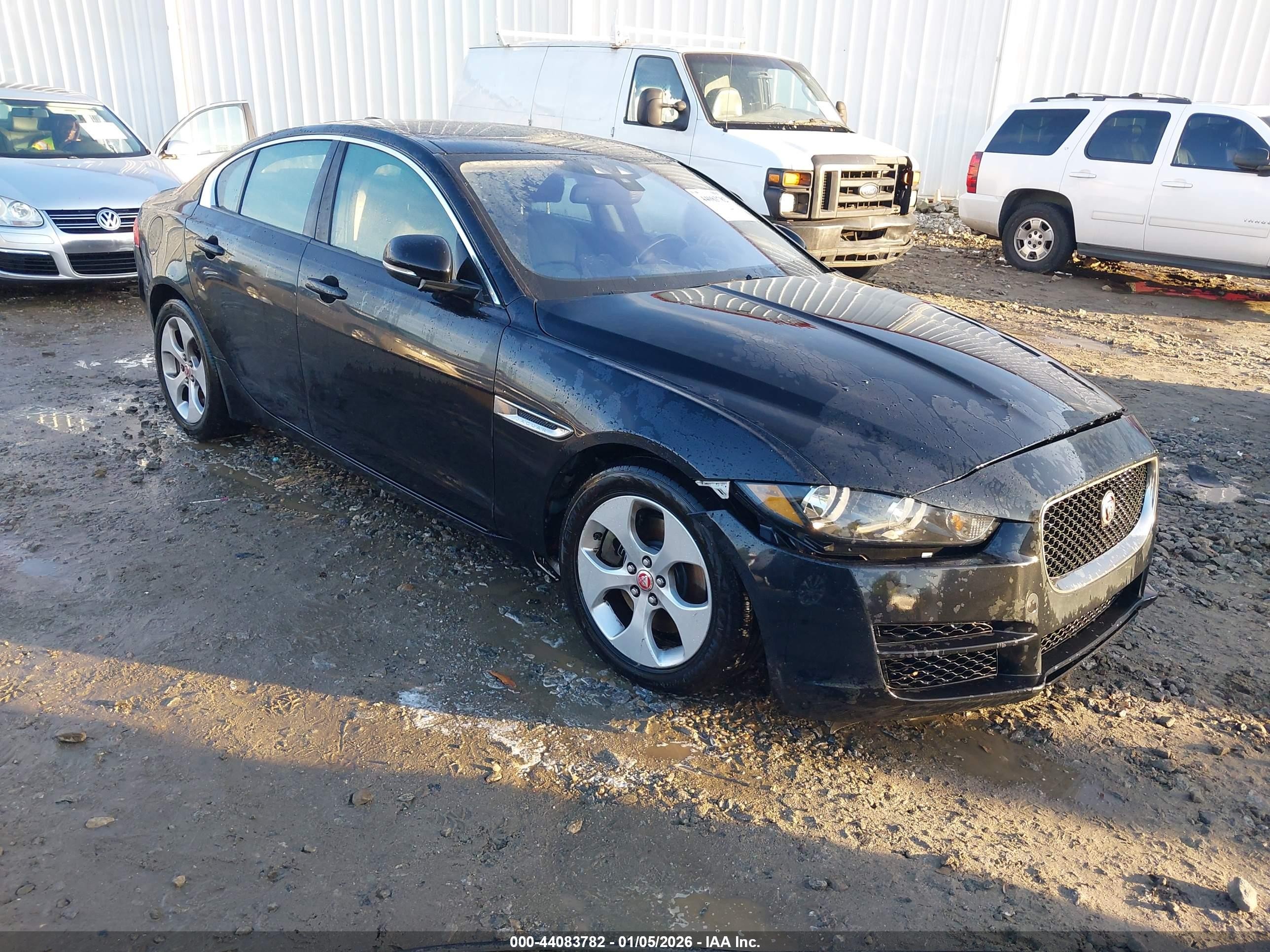 2018 Jaguar XE 25t, VIN SAJAR4FX2JCP35800 — Front end