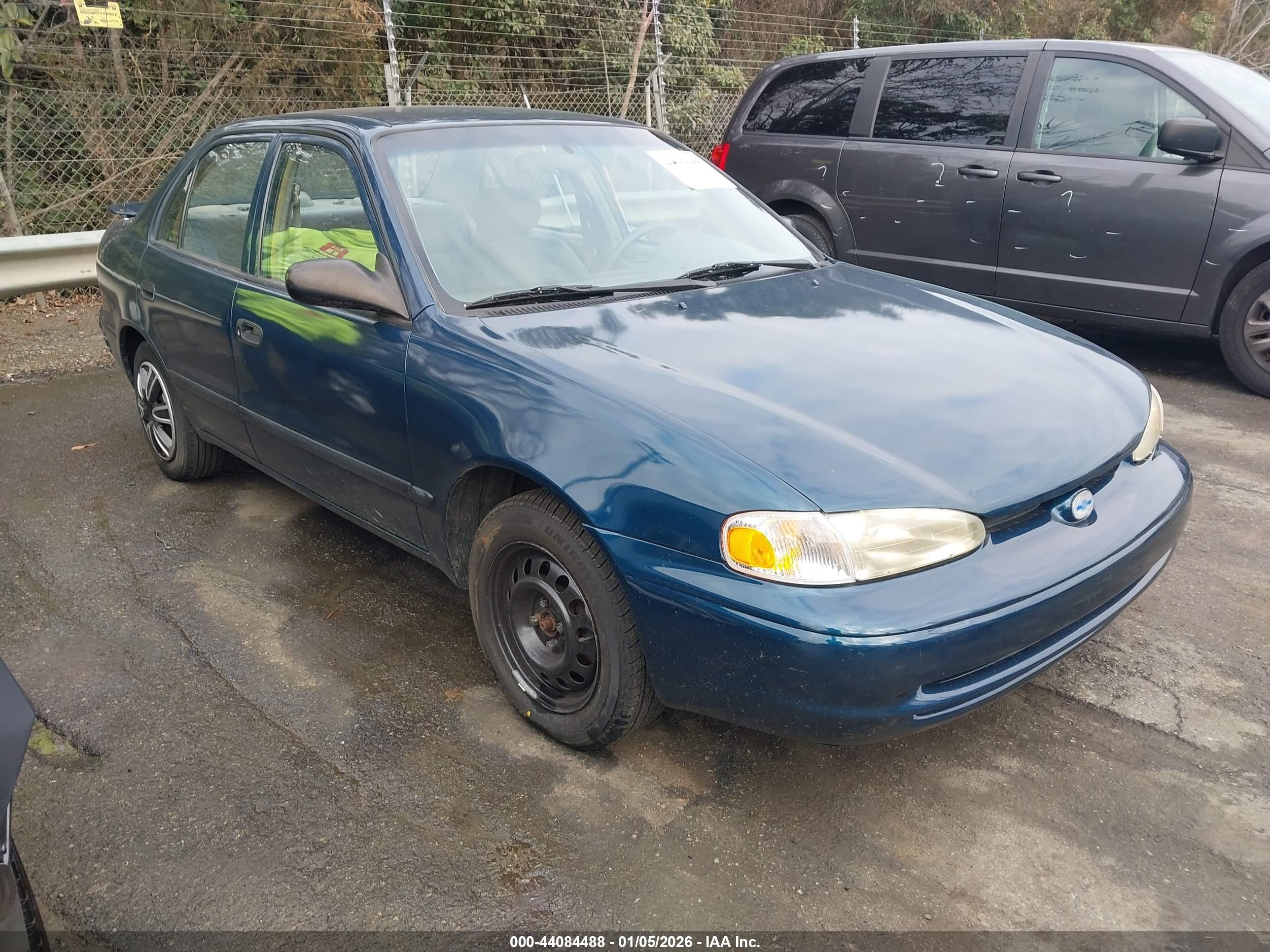 2001 Chevrolet Prizm, VIN 1Y1SK52861Z441028 — Rear end