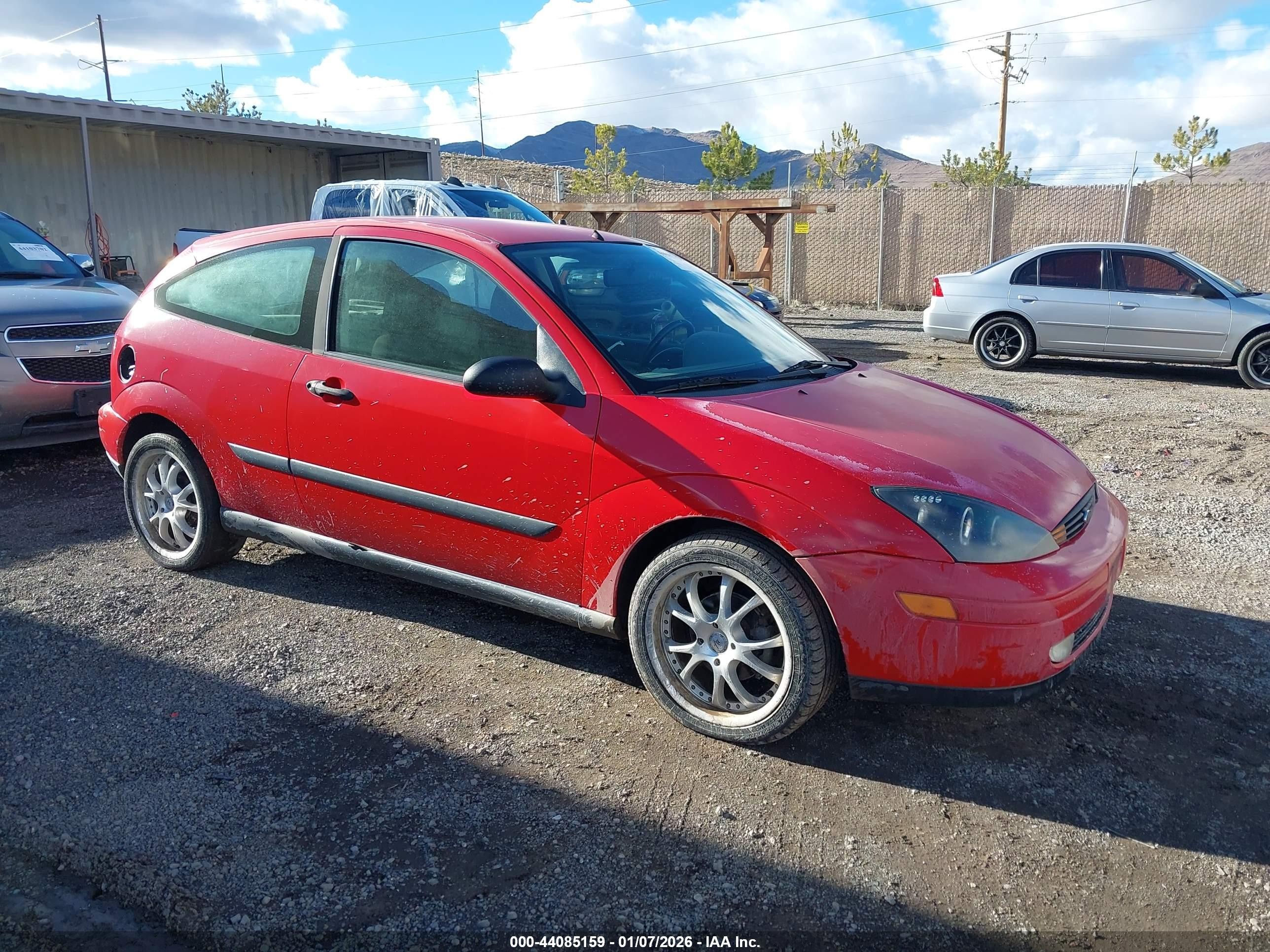 2000 Ford Focus ZX3, VIN 3FAFP3130YR203262 — Обычный износ