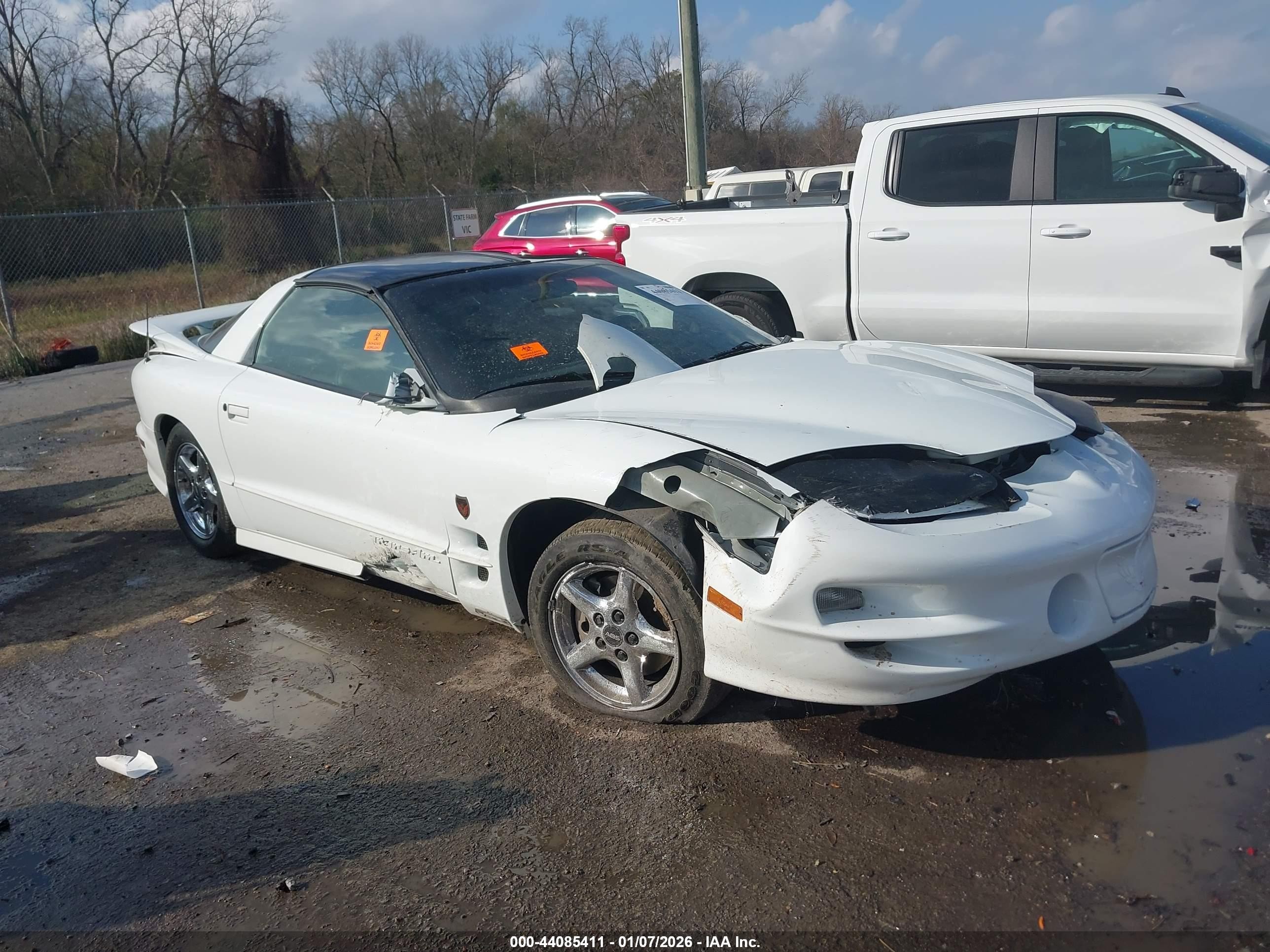 2002 Pontiac Firebird Formula, VIN 2G2FV22G522134168 — Front end