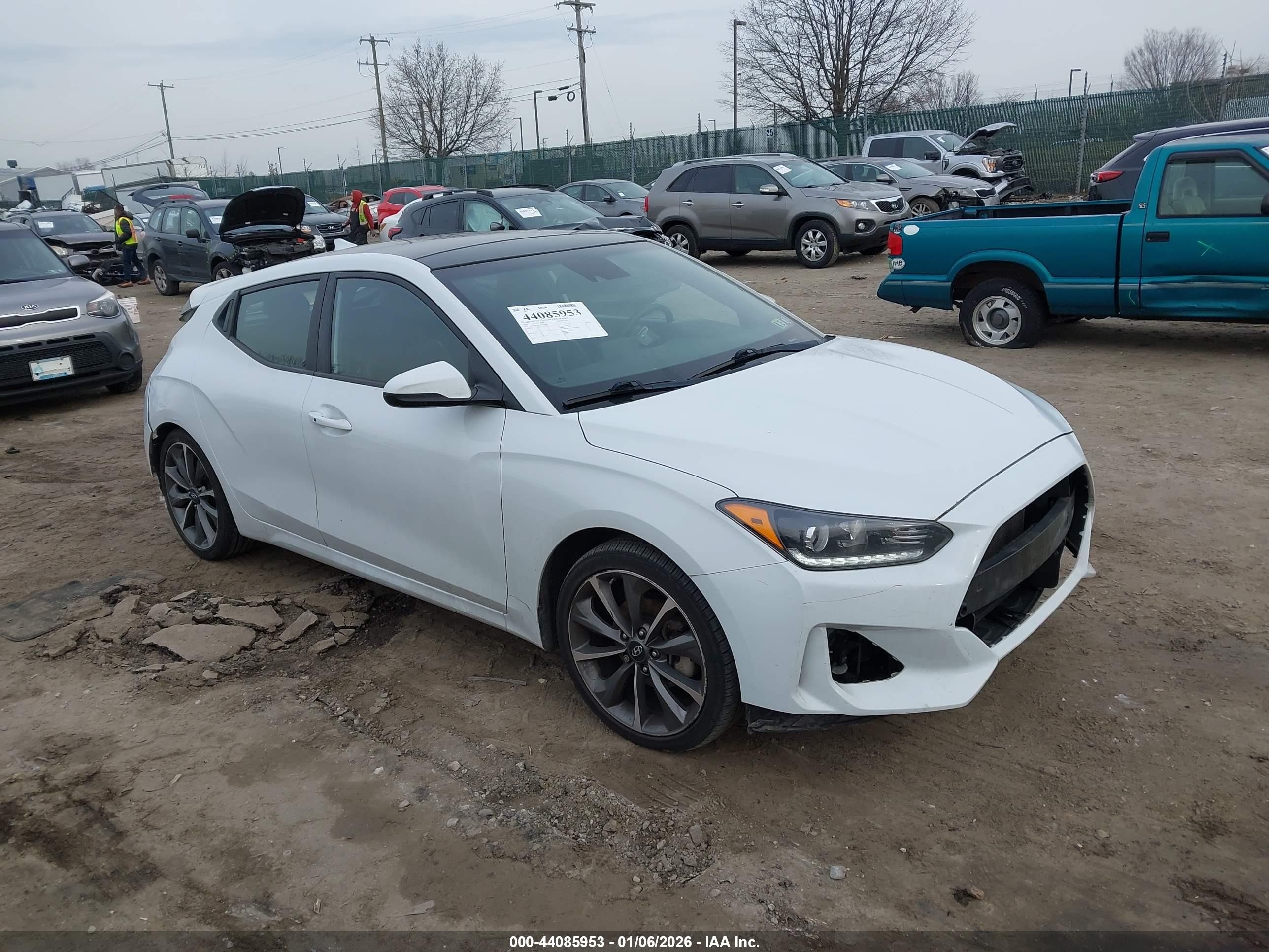 2021 Hyundai Veloster 2.0, VIN KMHTG6AF0MU032200 — Зад