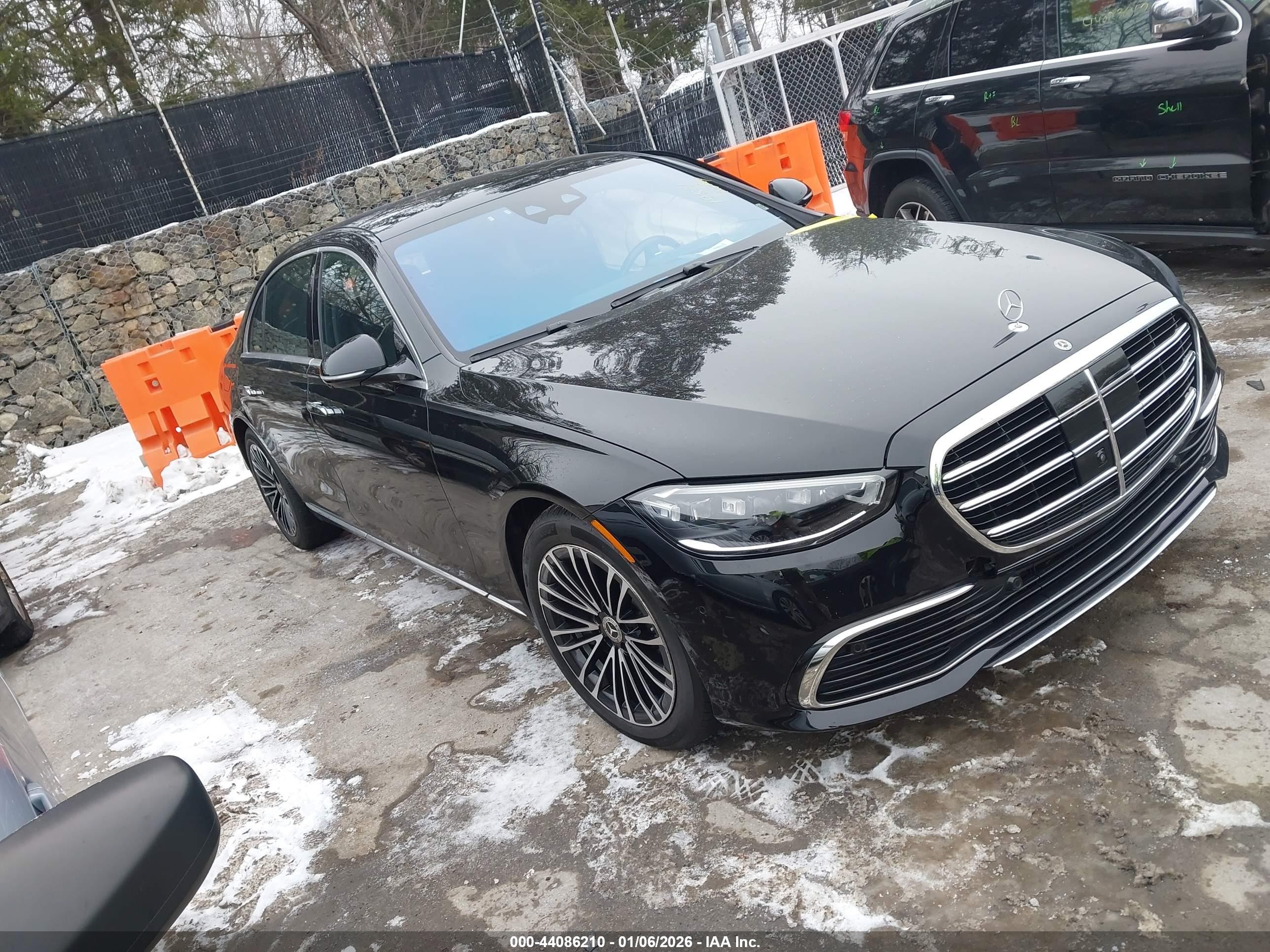 2024 Mercedes-Benz S 580, VIN W1K6G7GBXRA273031 — Side