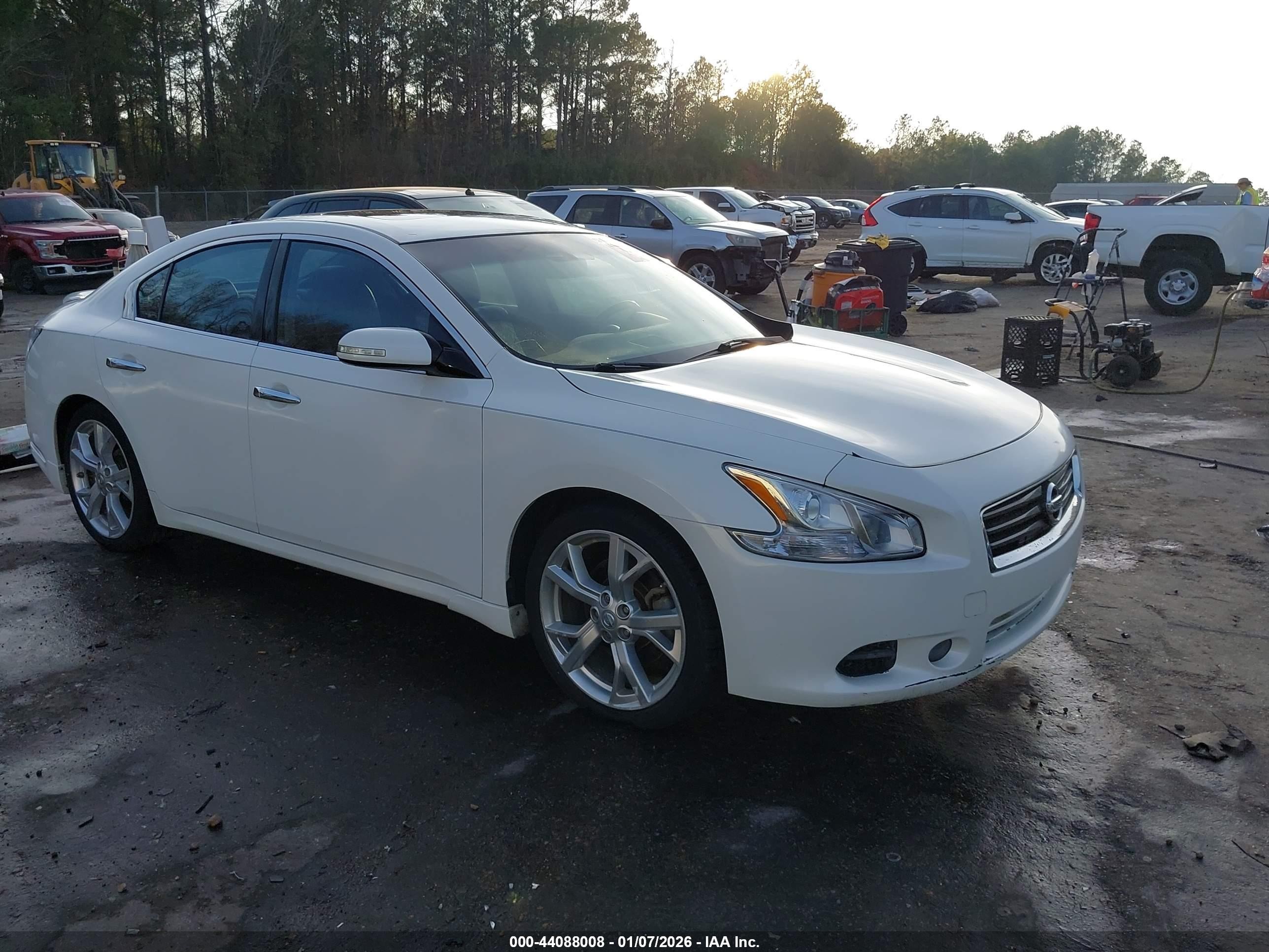 2012 Nissan Maxima S, VIN 1N4AA5AP2CC802973 — Бок