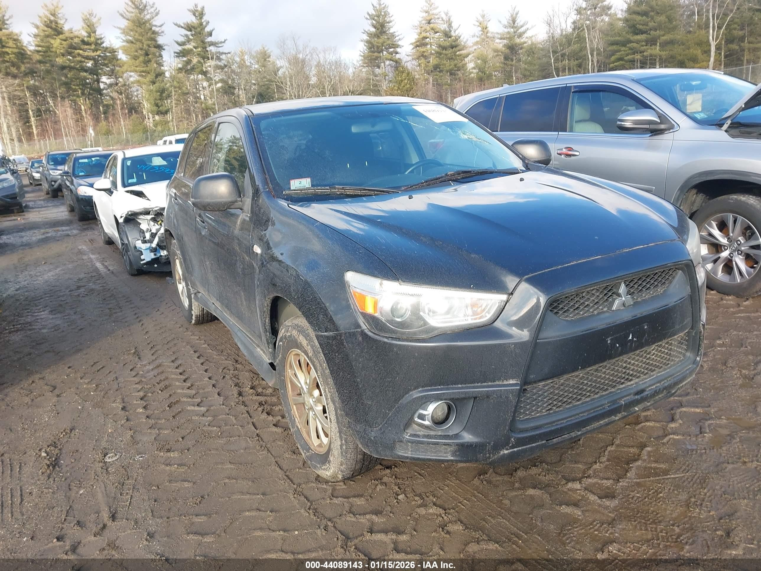 2011 Mitsubishi Outlander Sport SE, VIN JA4AJ3AUXBZ608038 — Rear end