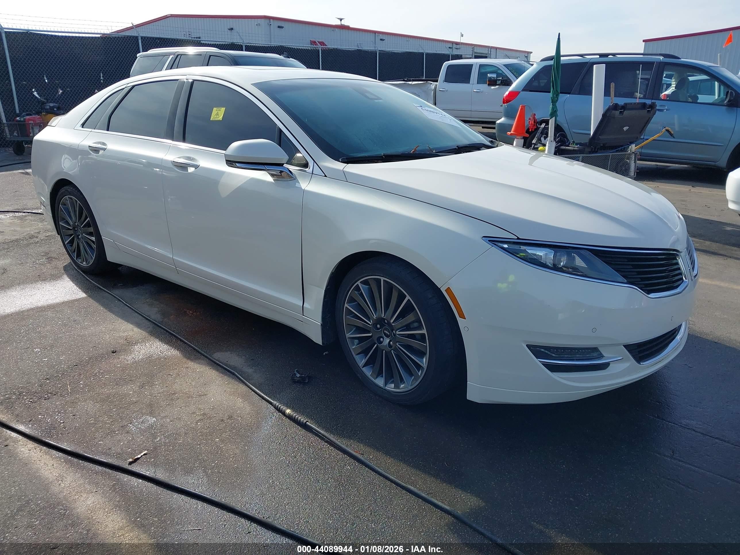 2016 Lincoln MKZ, VIN 3LN6L2PU5GR606681 — Interior fire