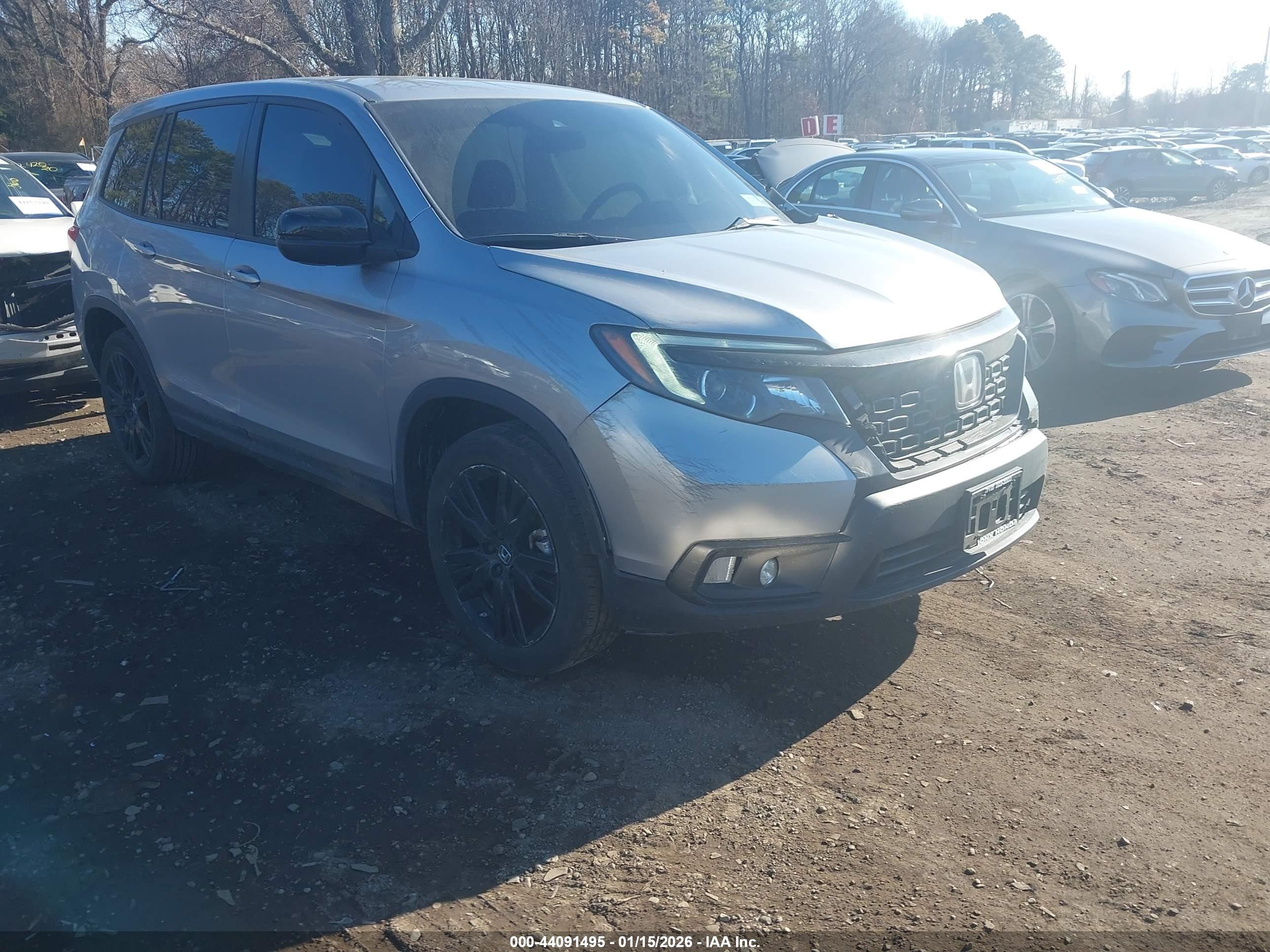 2021 Honda Passport Sport, VIN 5FNYF8H20MB039782 — Front end