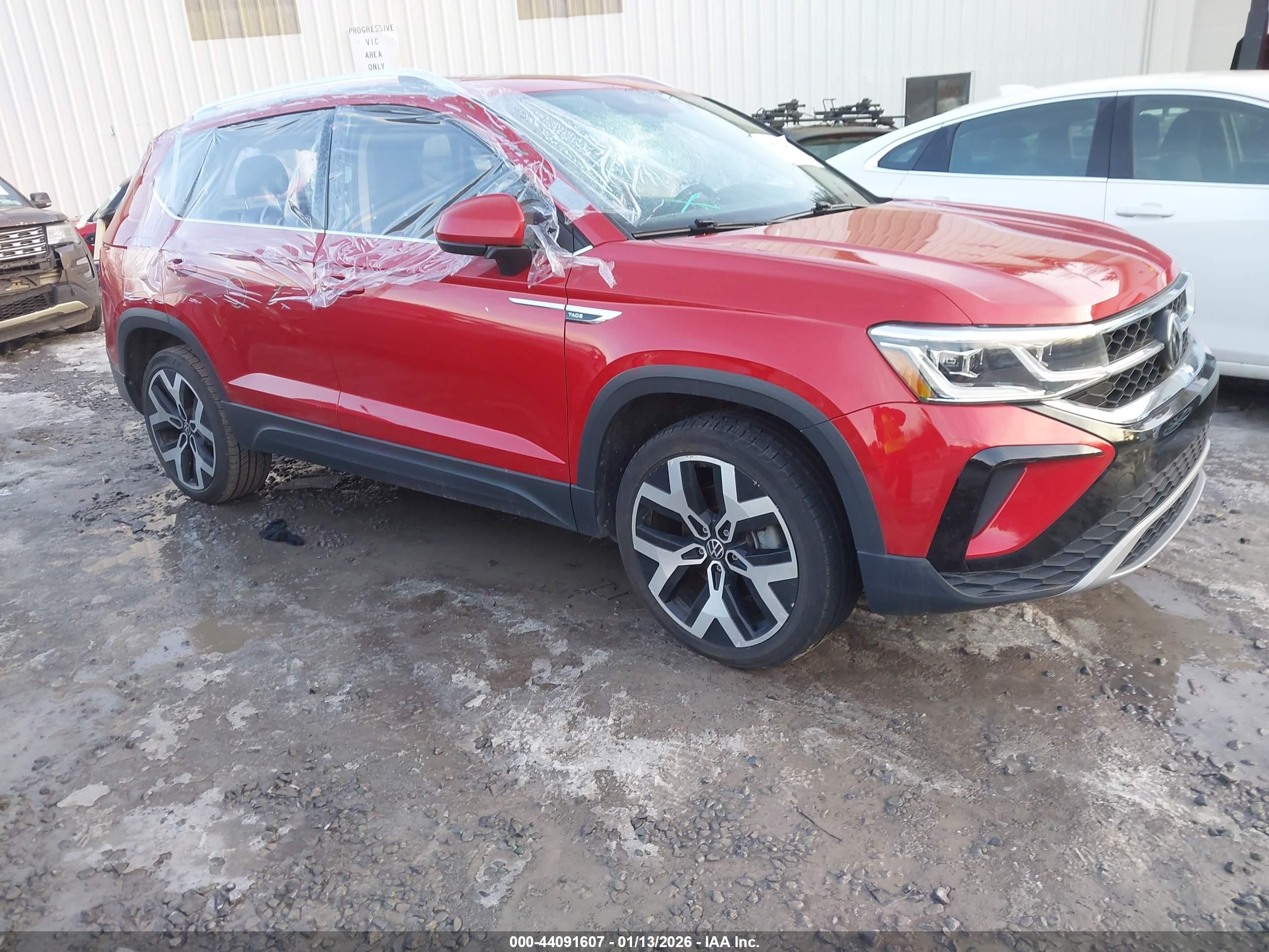 2022 Volkswagen Taos SEL, VIN 3VV2X7B2XNM088833 — Vandalism