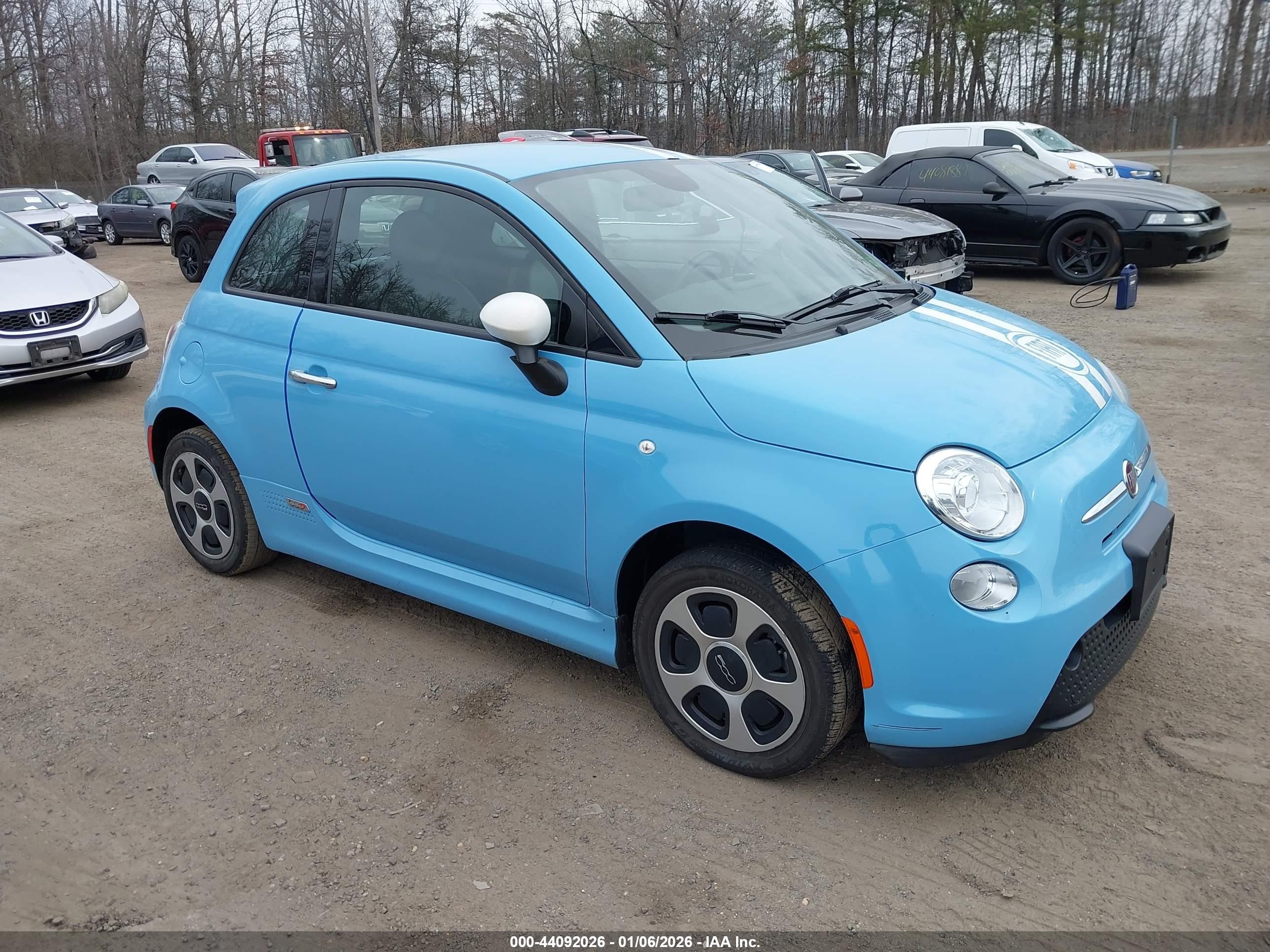 2015 FIAT 500e, VIN 3C3CFFGE1FT575966 — Normal wear