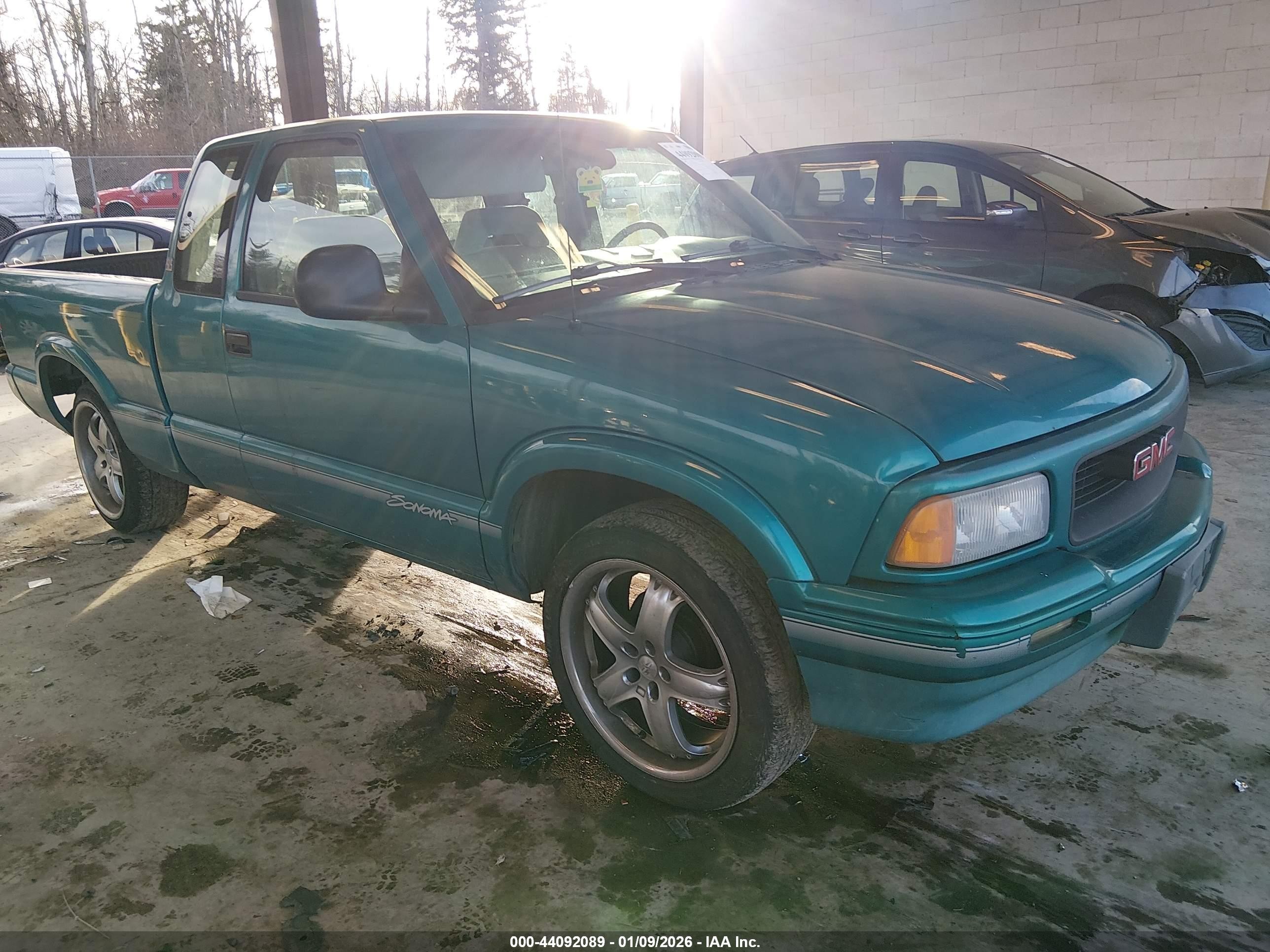 1995 GMC Sonoma SLS, VIN 1GTCS194XS8531388 — Бок