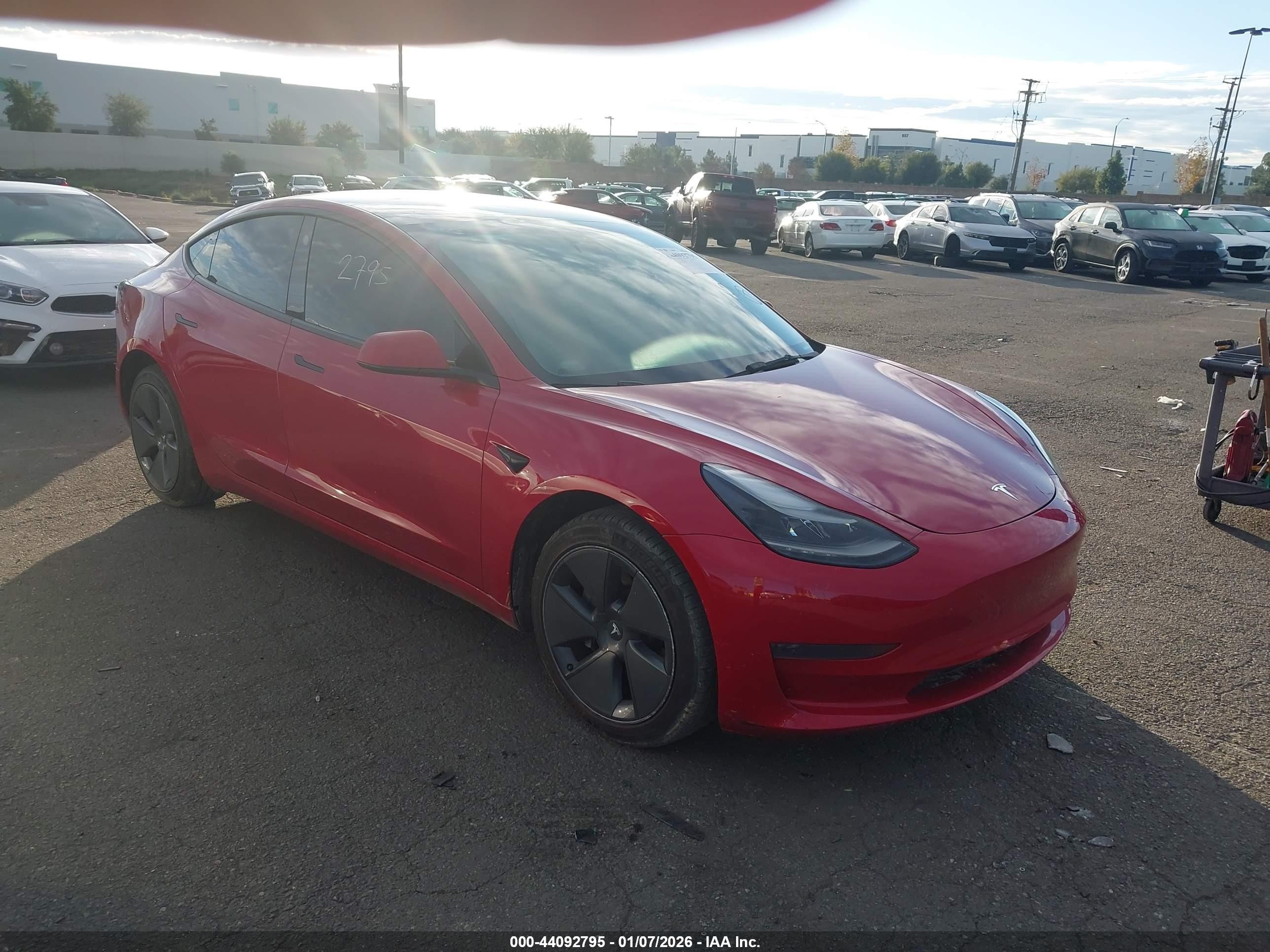 2023 Tesla Model 3, VIN 5YJ3E1EA3PF452302 — Пресная вода