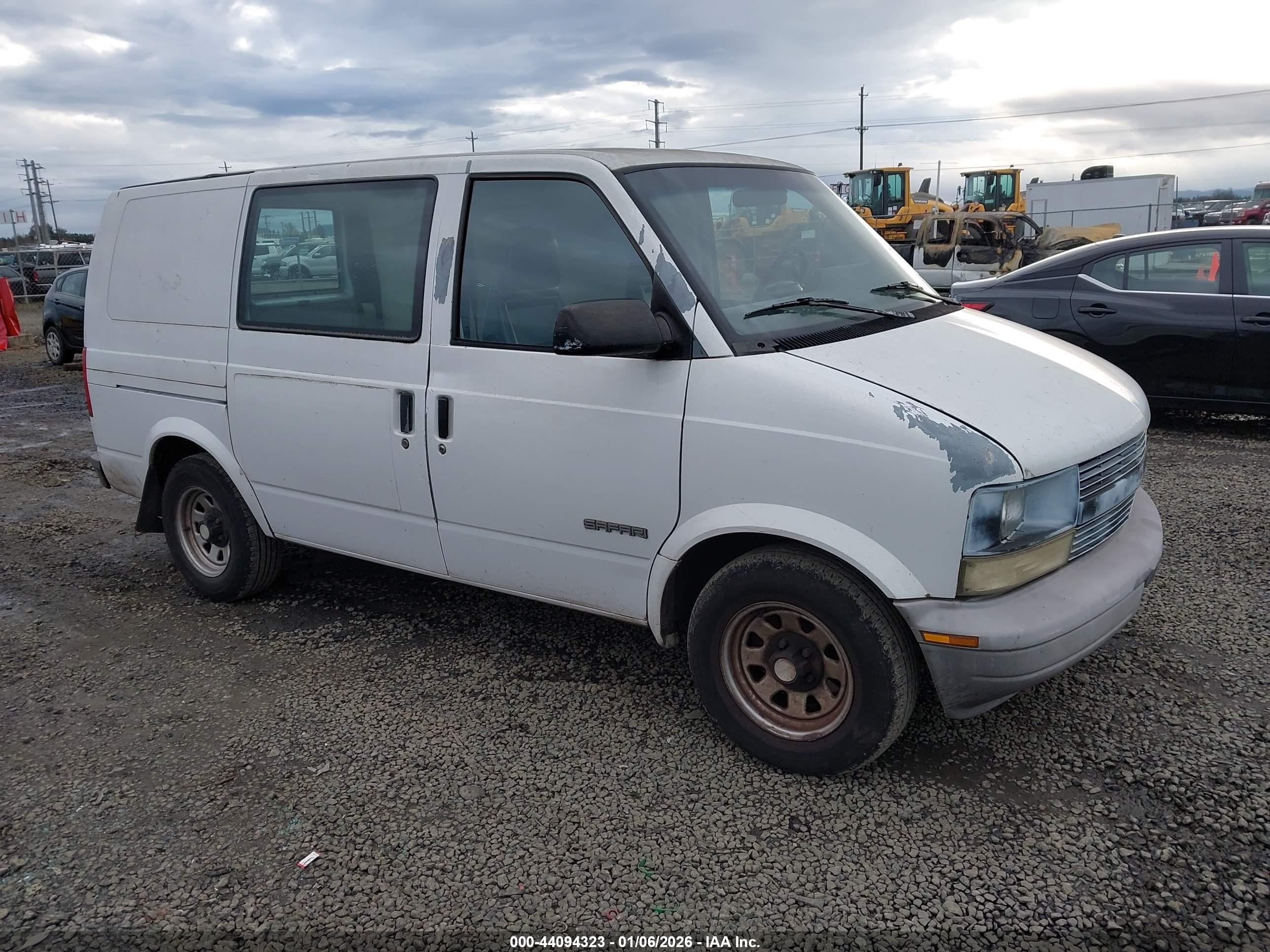 1995 GMC Safari Cargo, VIN 1GTDM19W6SB525820 — Normal wear