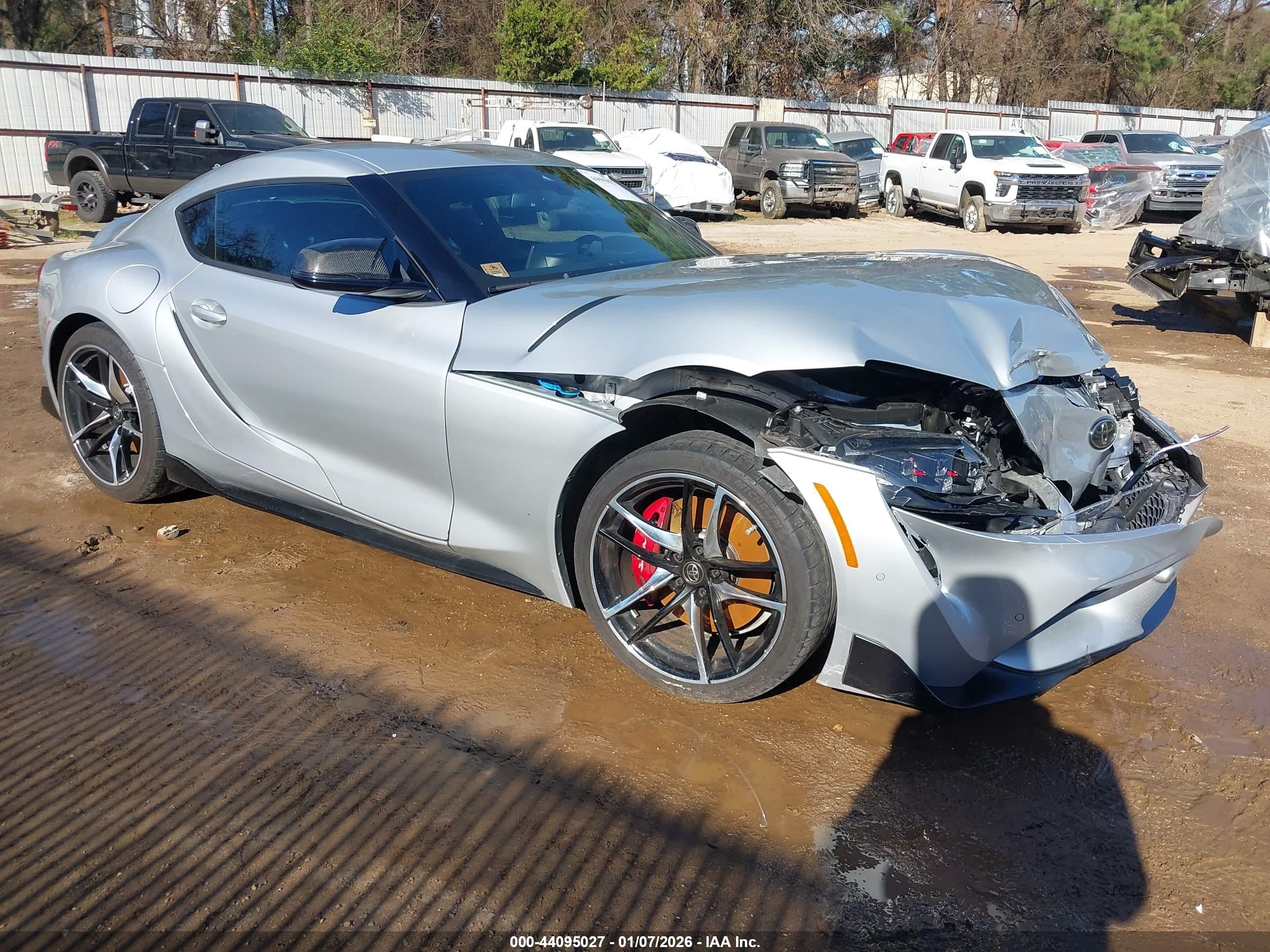 2021 Toyota Supra 3.0, VIN WZ1DB0C04MW038603 — Front end