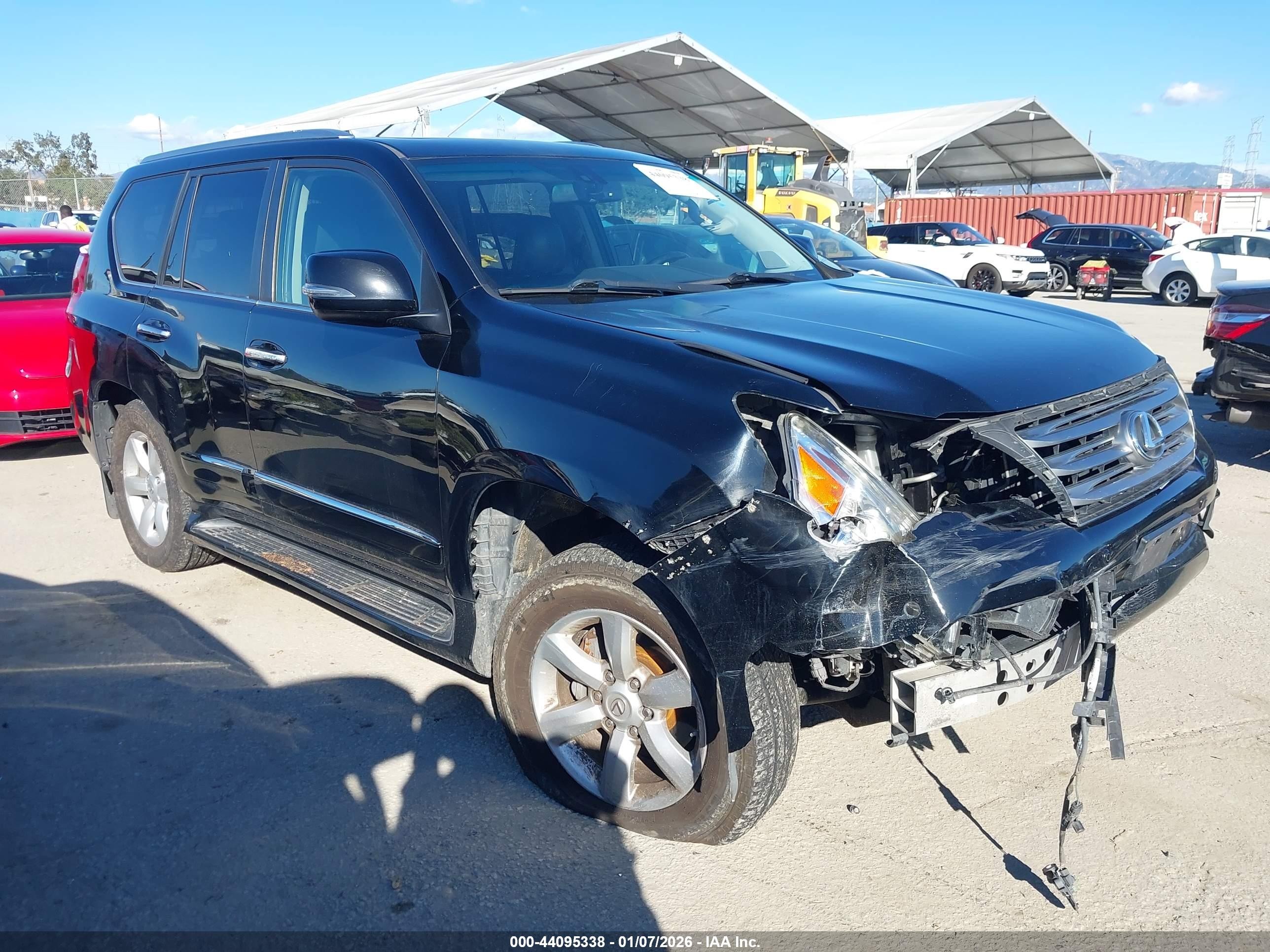 2011 Lexus GX 460 Premium, VIN JTJJM7FX6B5021346 — Front end