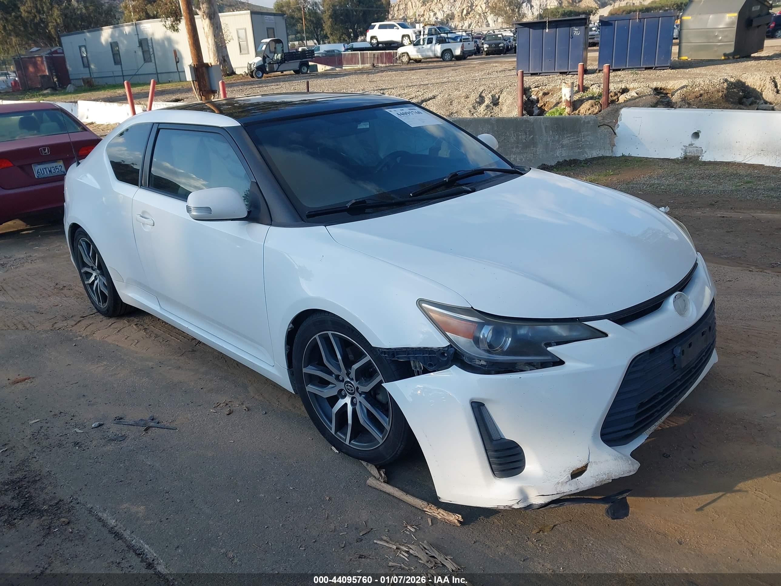 2014 Scion tC, VIN JTKJF5C72E3079212 — Front end