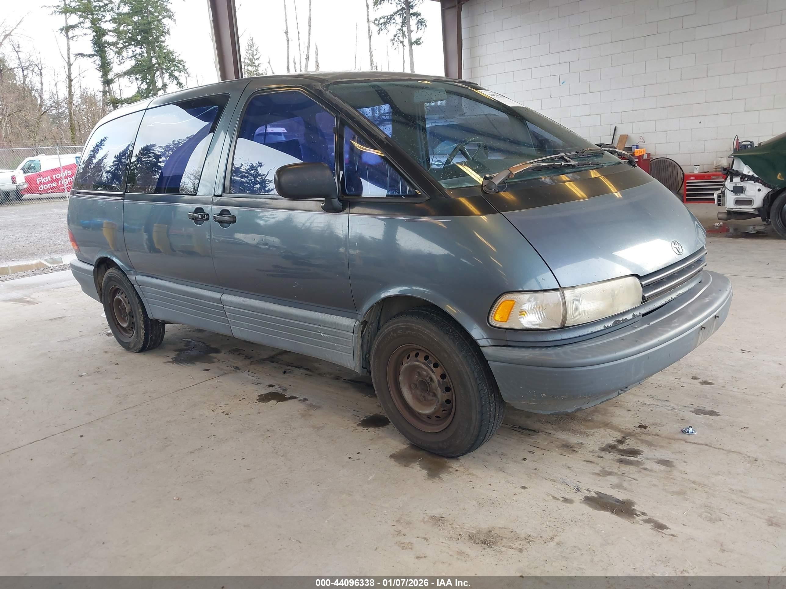 1991 Toyota Previa, VIN JT3AC11R4M0006358 — Front end