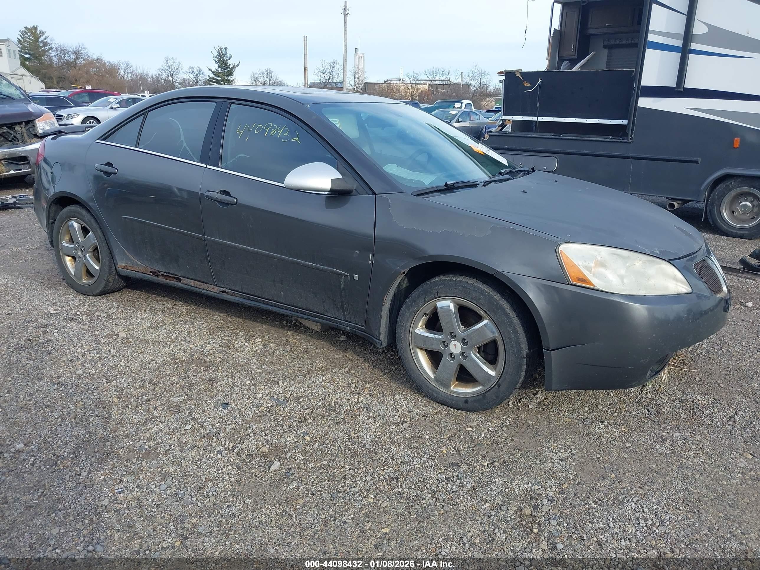 2006 Pontiac G6 6-Cyl, VIN 1G2ZG558364151094 — Front end