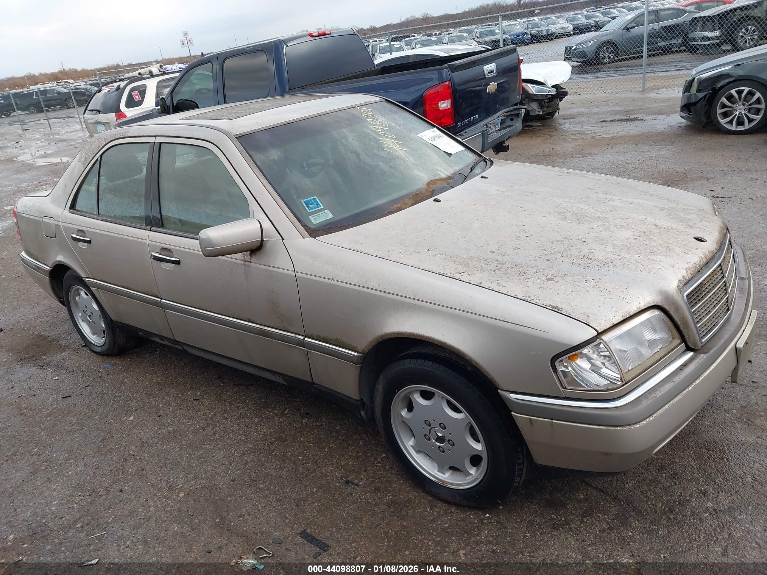 1997 Mercedes-Benz C 230/260/280/320, VIN WDBHA23E7VF588906 — Normal wear