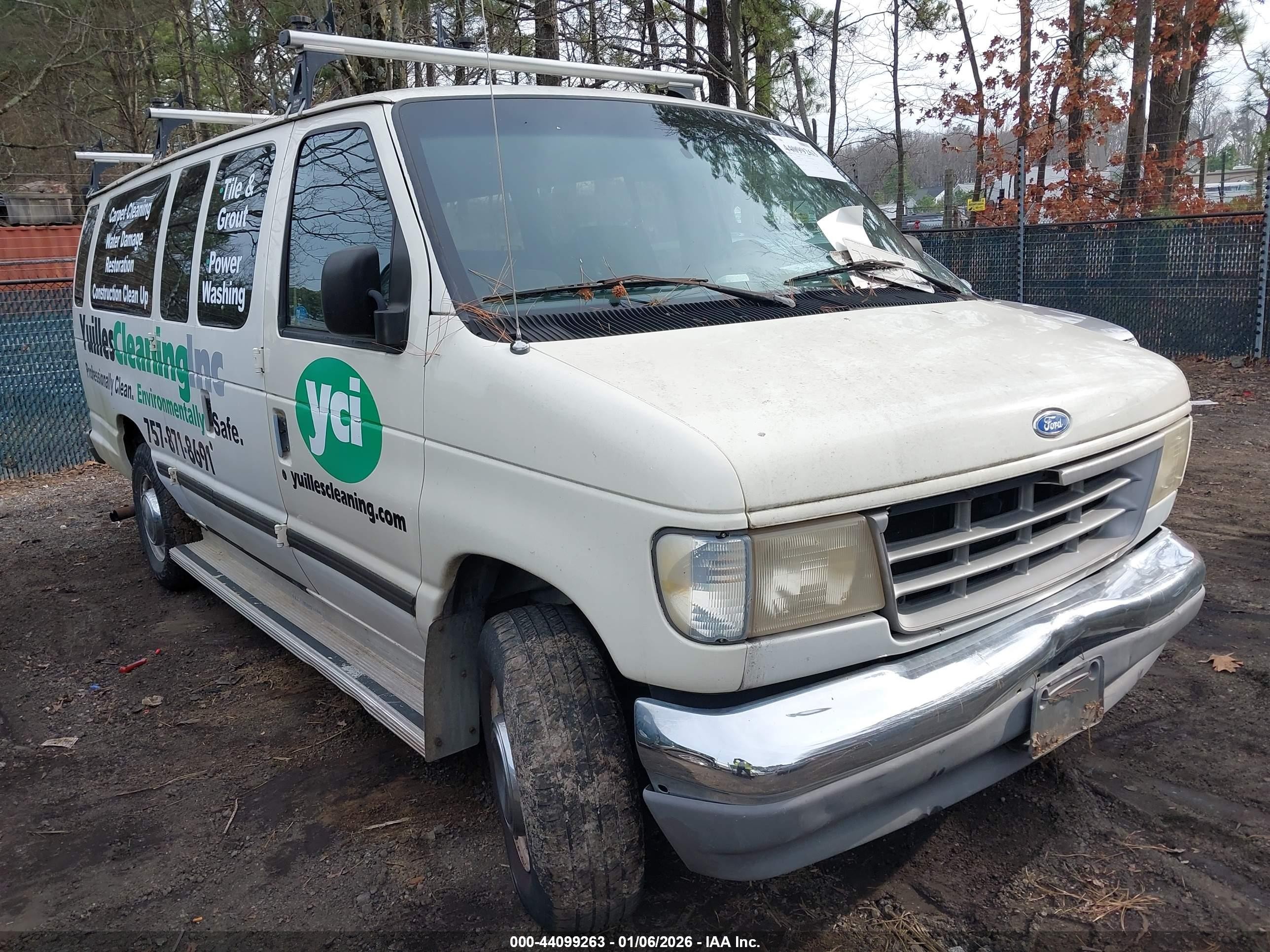 1996 Ford Econoline Wagon XL, VIN 1FBJS31H2THA13993 — Auction photo