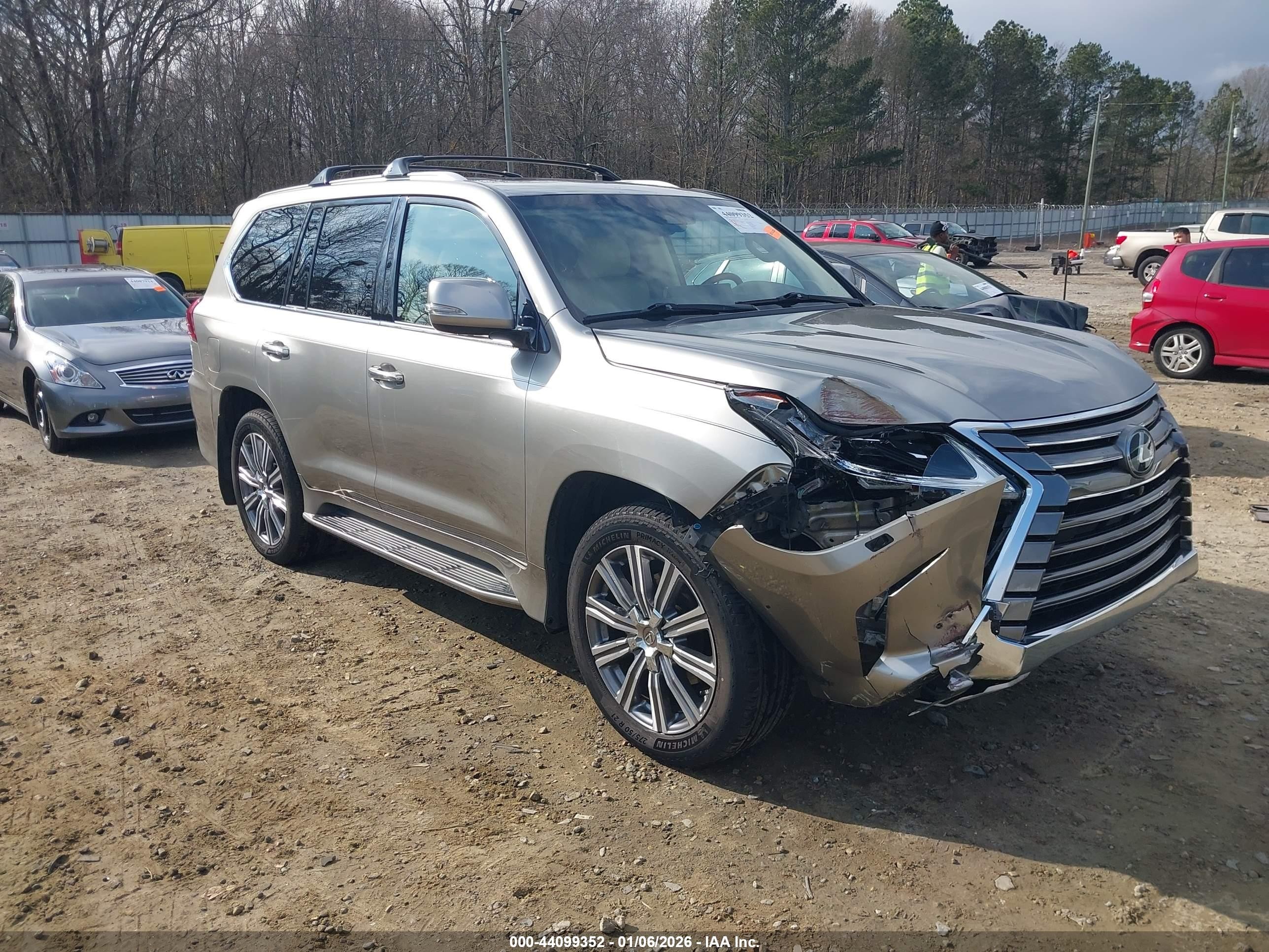 2017 Lexus LX 570, VIN JTJHY7AX0H4224631 — Front end