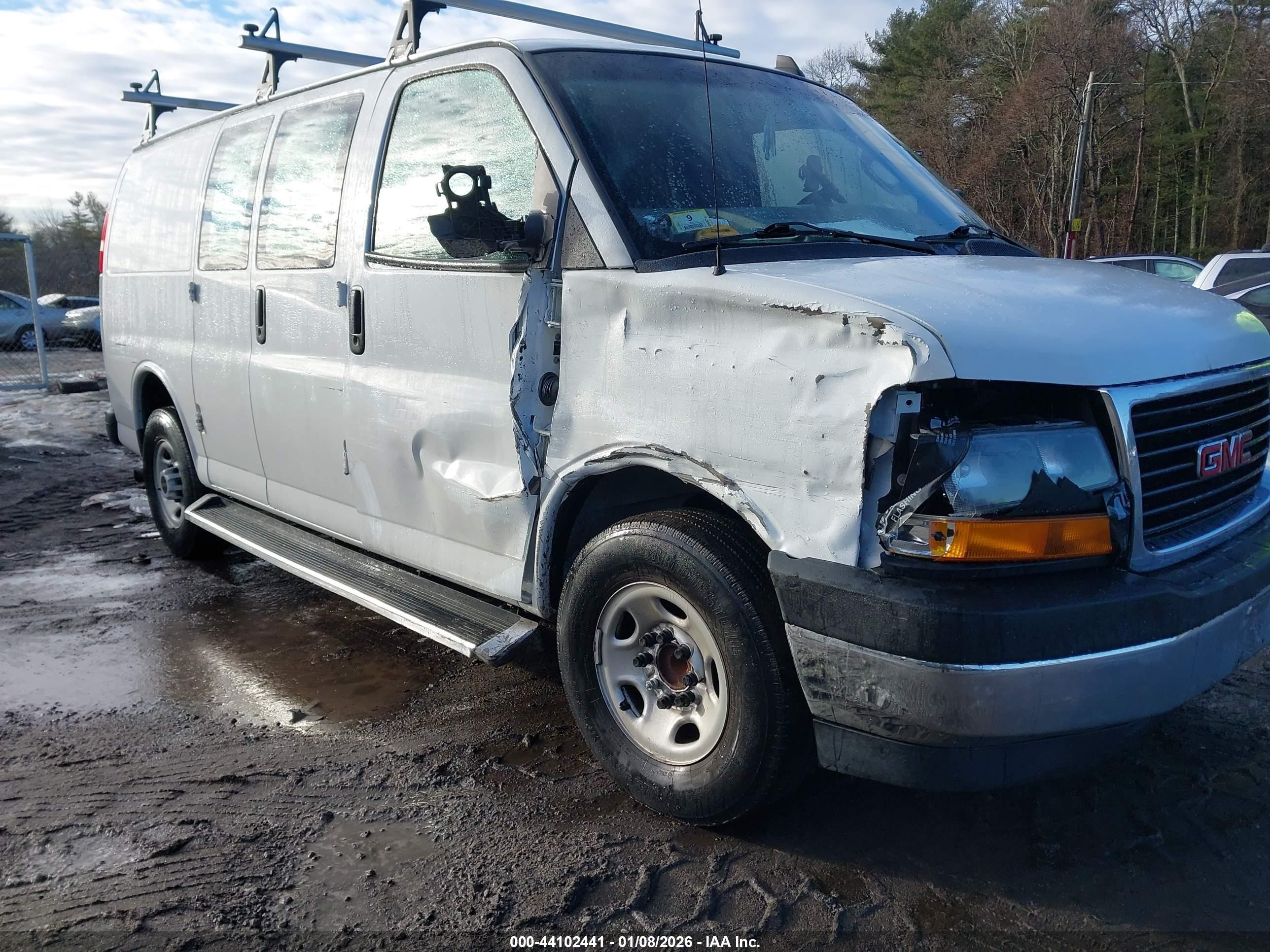 2022 GMC Savana Cargo, VIN 1GTW7AFP6N1175533 — Side
