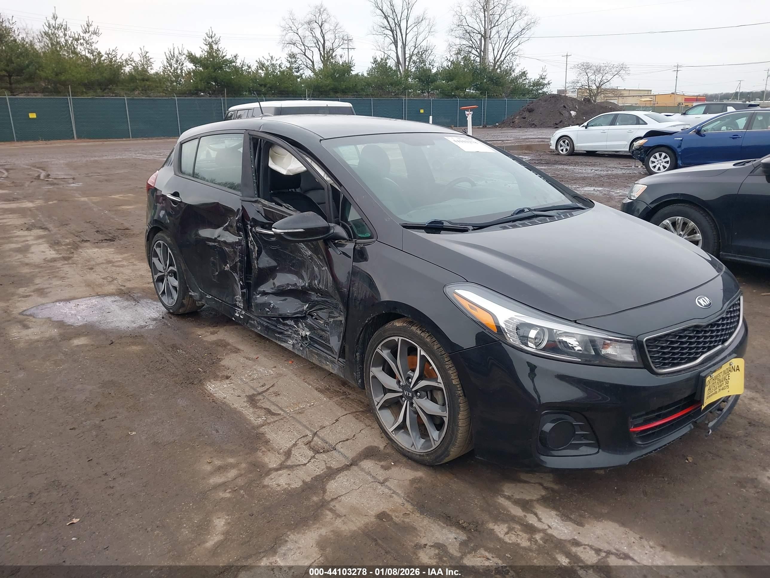 2017 Kia Forte SX, VIN 3KPFN5A35HE140601 — Side