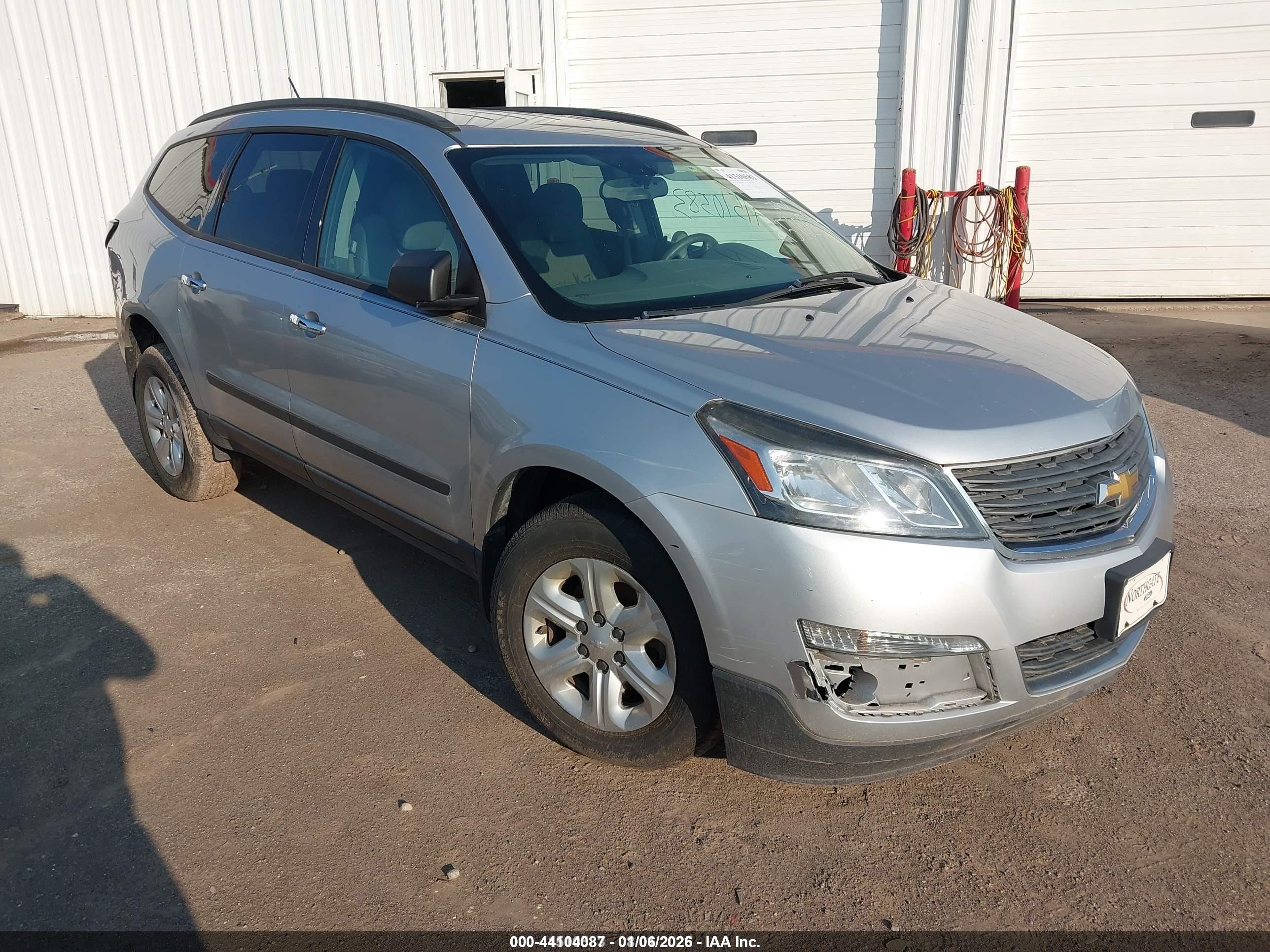 2015 Chevrolet Traverse LS, VIN 1GNKRFKD6FJ231190 — Not stated