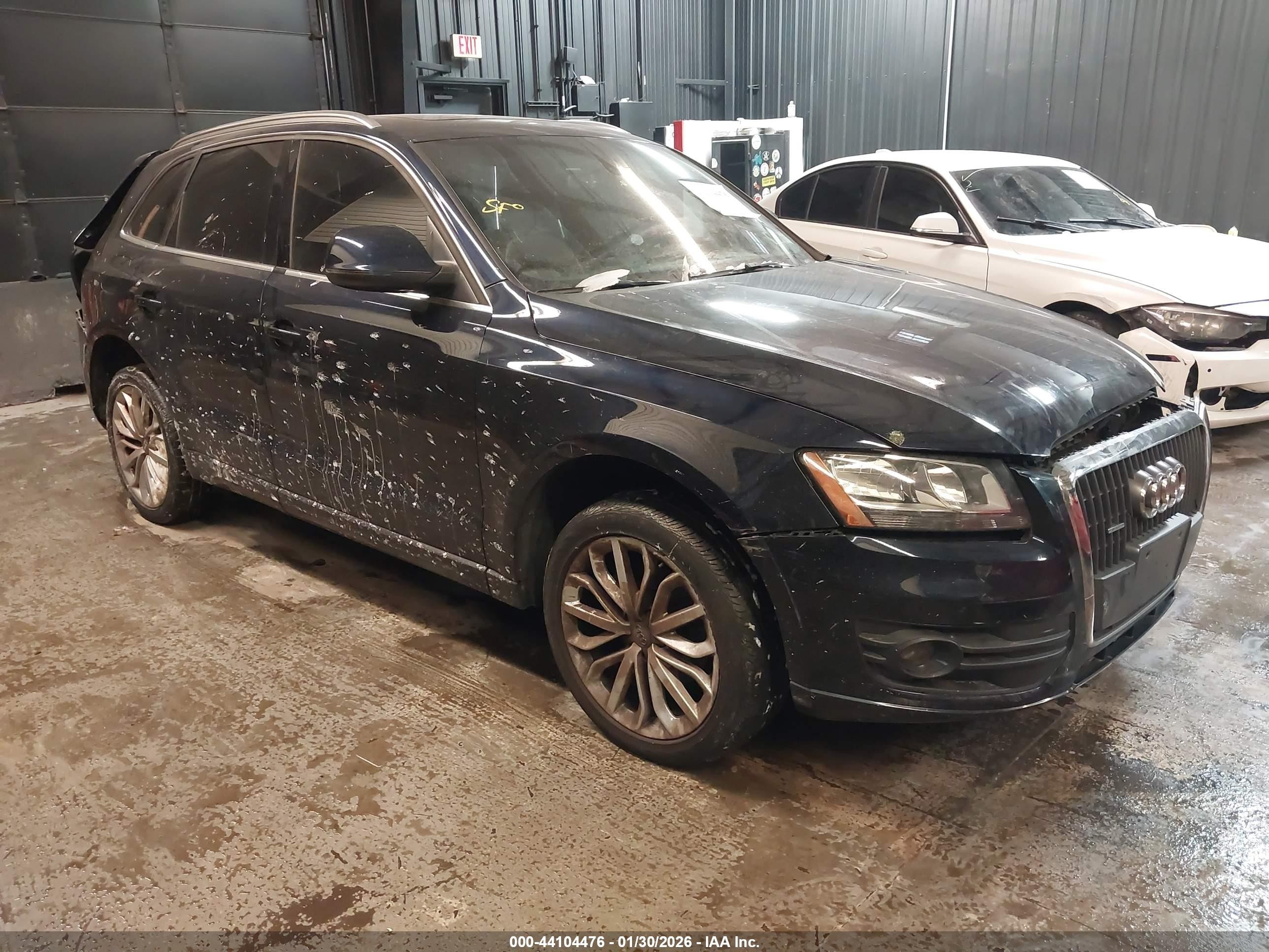 2011 Audi Q5 Premium, VIN WA1CFAFP2BA102350 — Rear end