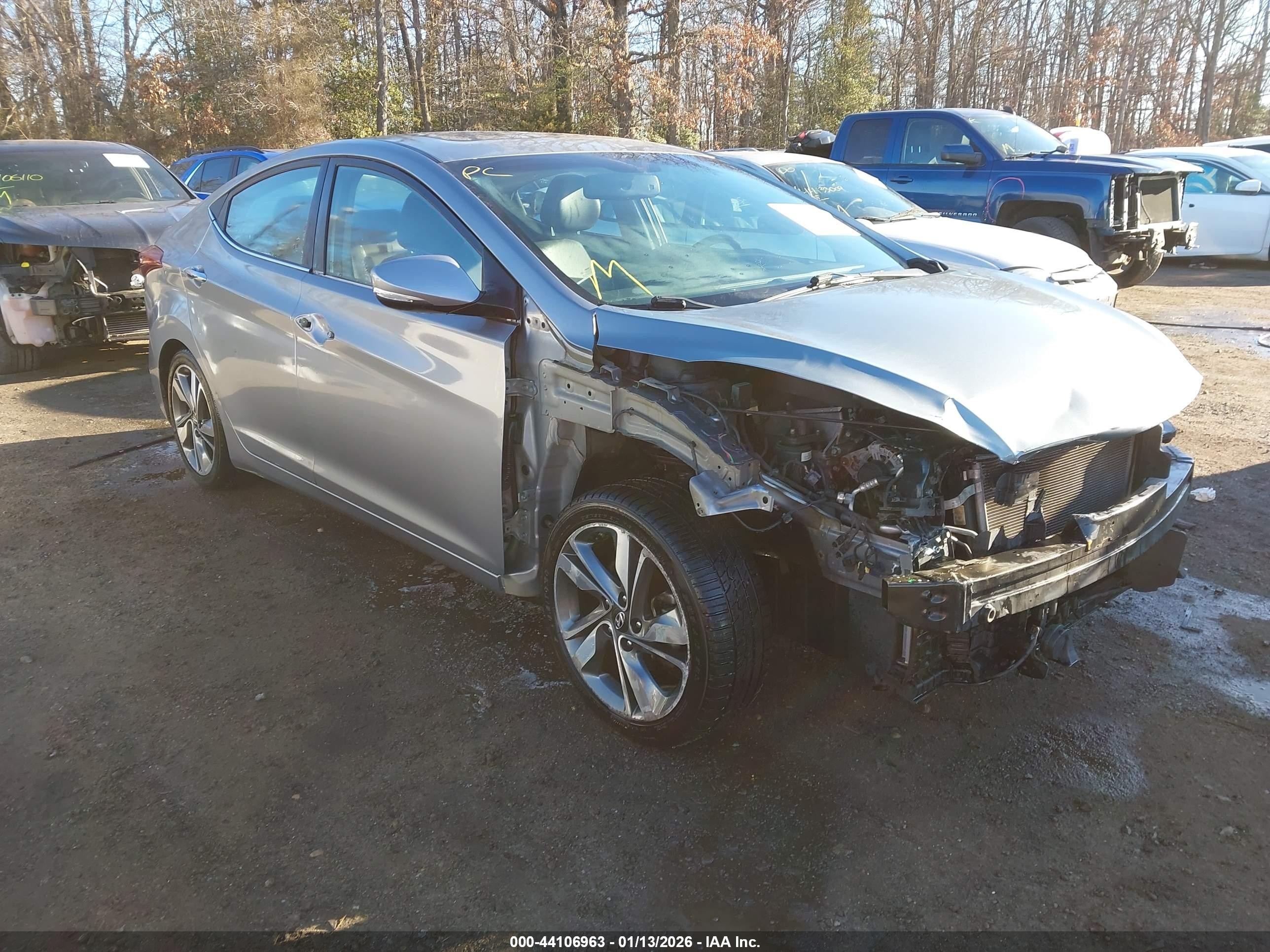 2015 Hyundai Elantra Limited, VIN KMHDH4AE7FU455257 — Side