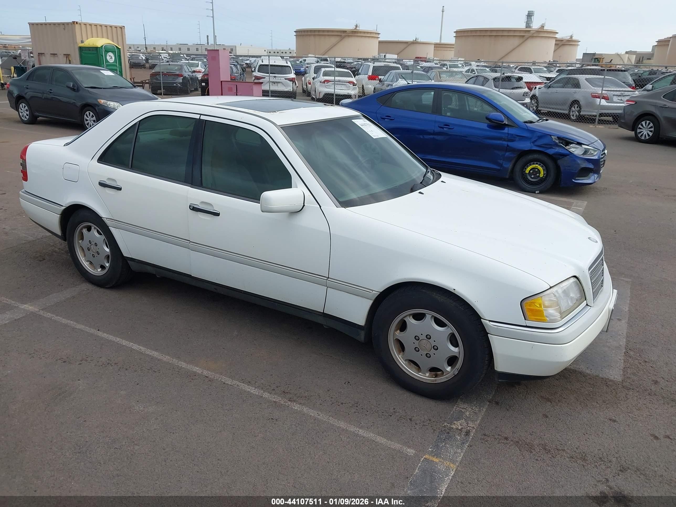 1997 Mercedes-Benz C 230/260/280/320, VIN WDBHA23E2VF572273 — Normal wear