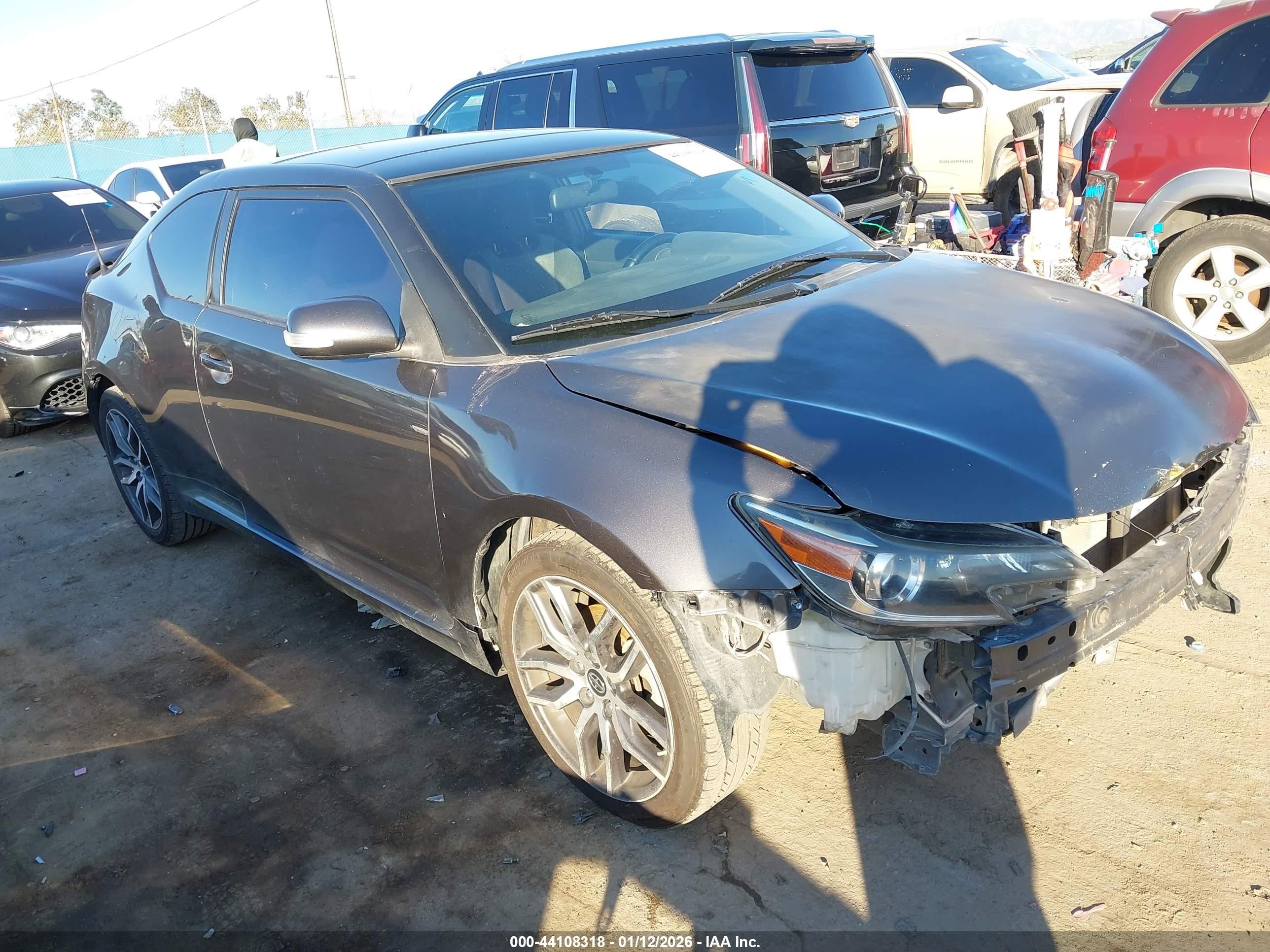 2015 Scion tC, VIN JTKJF5C70FJ011486 — Front end