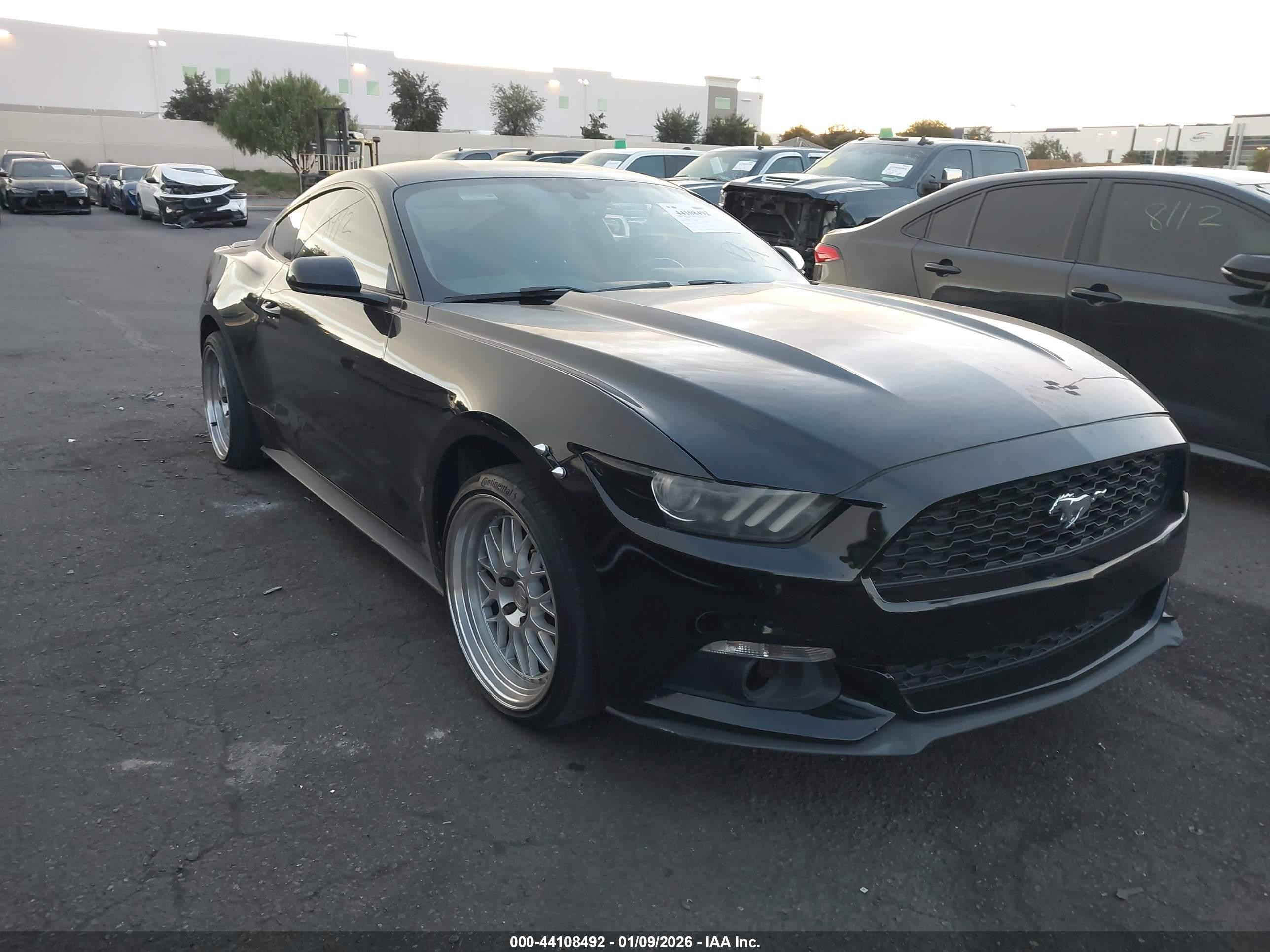 2015 Ford Mustang EcoBoost Premium, VIN 1FA6P8TH6F5431398 — Side
