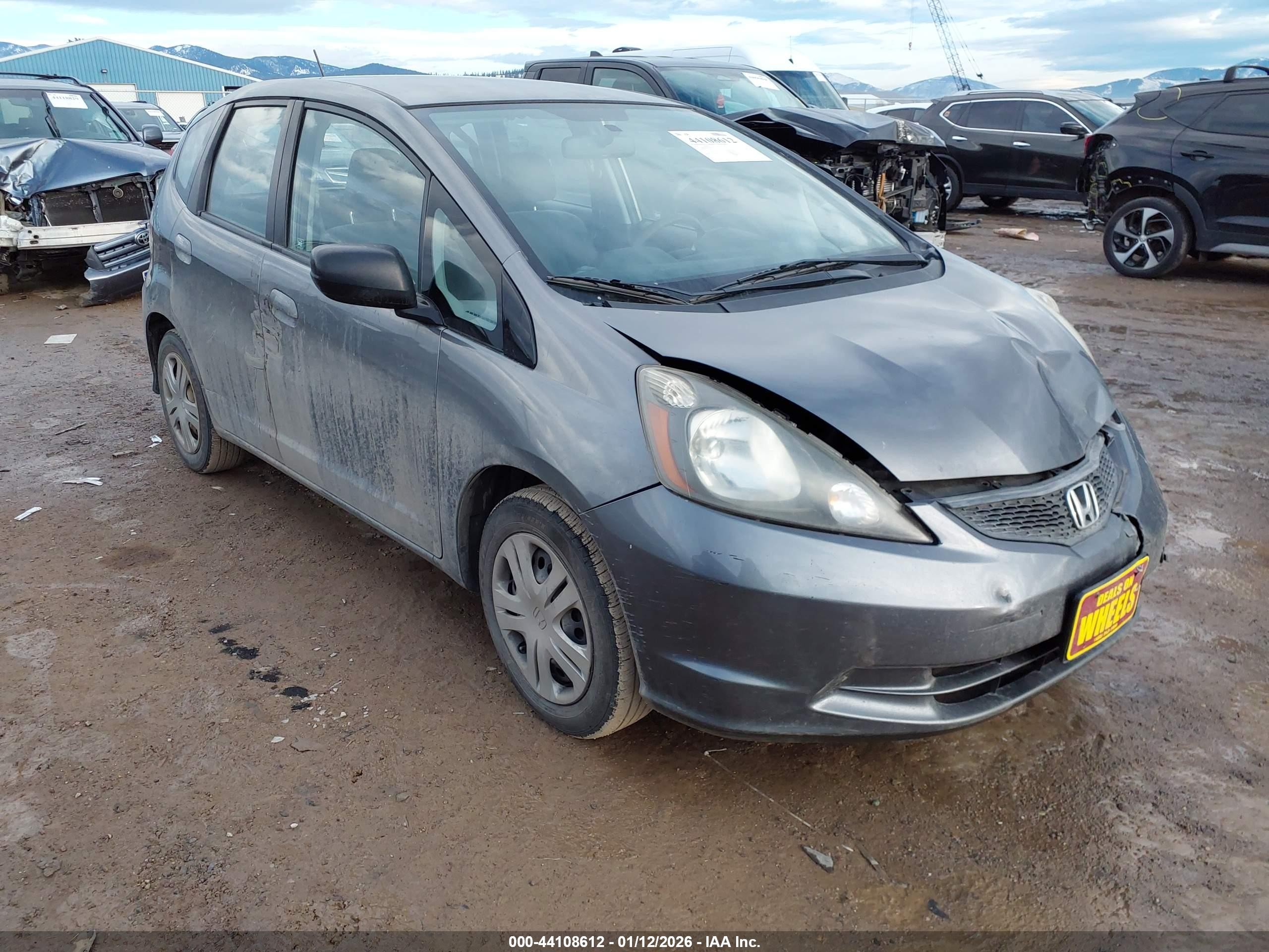 2011 Honda Fit, VIN JHMGE8H38BS010228 — Перед
