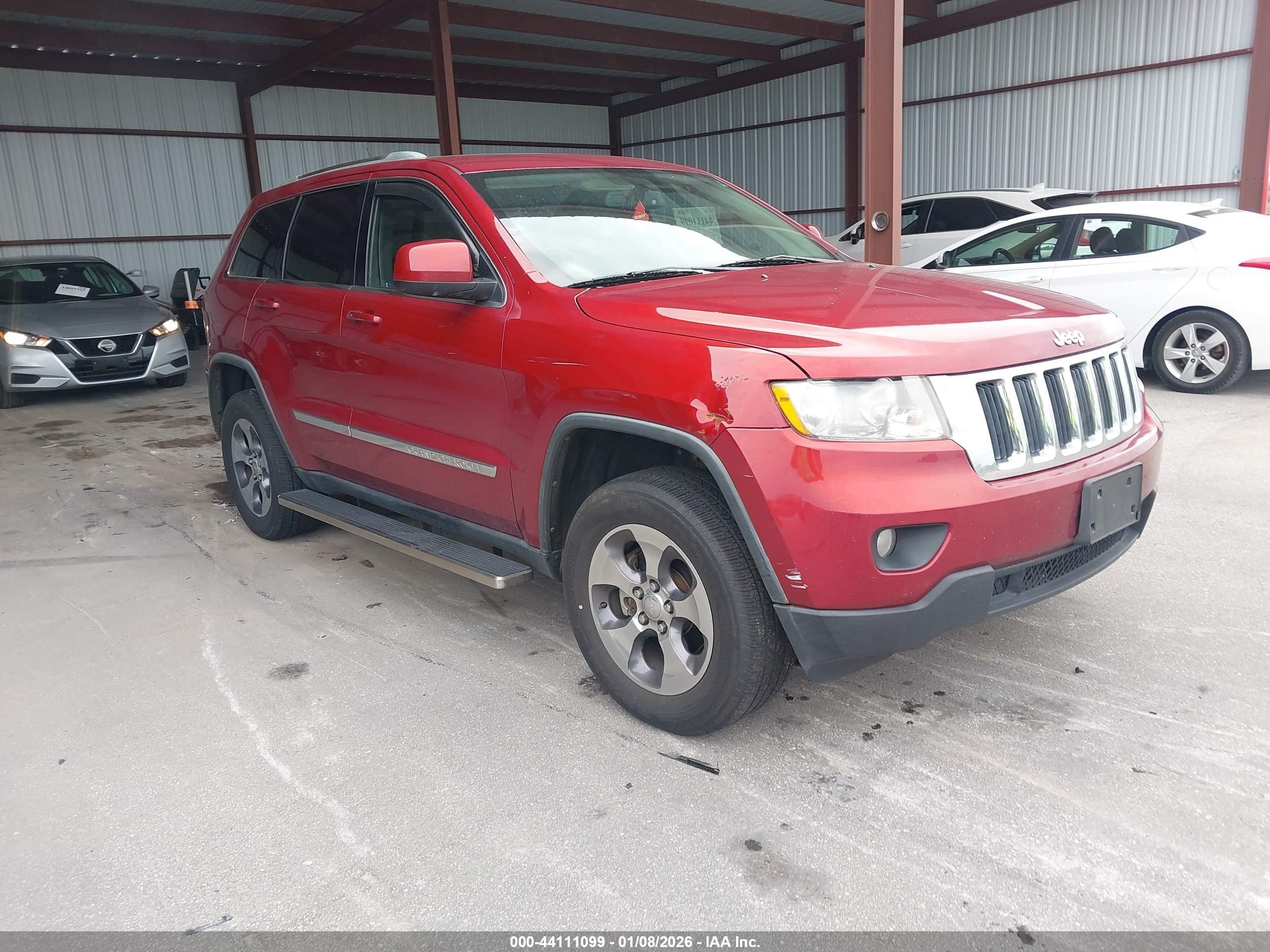2013 Jeep Grand Cherokee Laredo, VIN 1C4RJFAG3DC513993 — Фото с аукциона 1 of 5