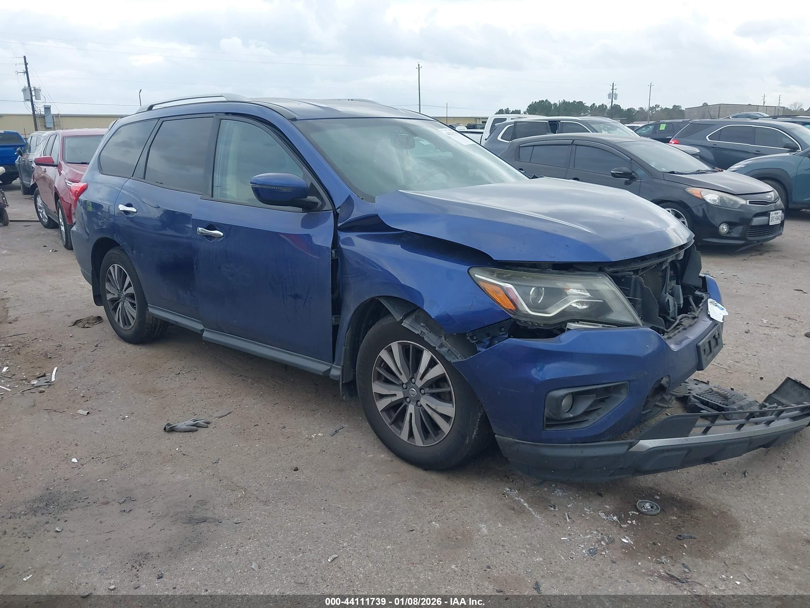 2017 Nissan Pathfinder SV, VIN 5N1DR2MN9HC659998 — Перед