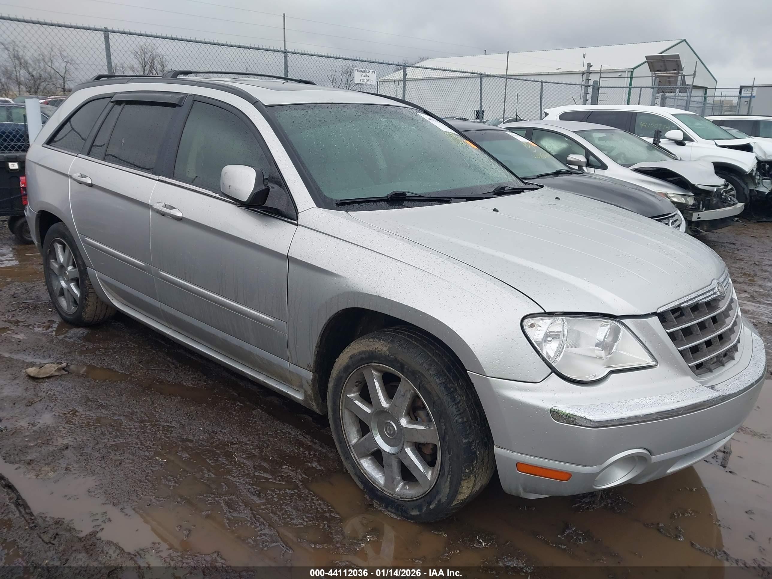 2007 Chrysler Pacifica Limited, VIN 2A8GF78X27R127669 — Normal wear