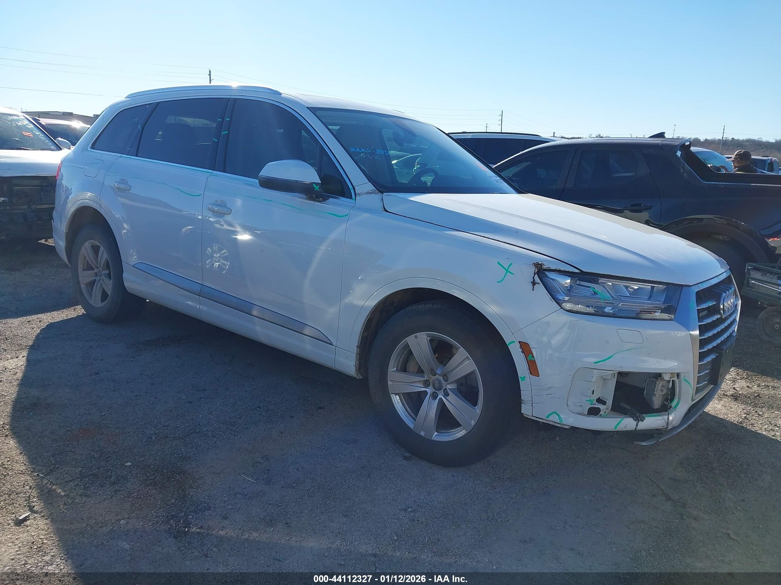 2019 Audi Q7 Premium Plus, VIN WA1LHAF76KD039570 — Перед
