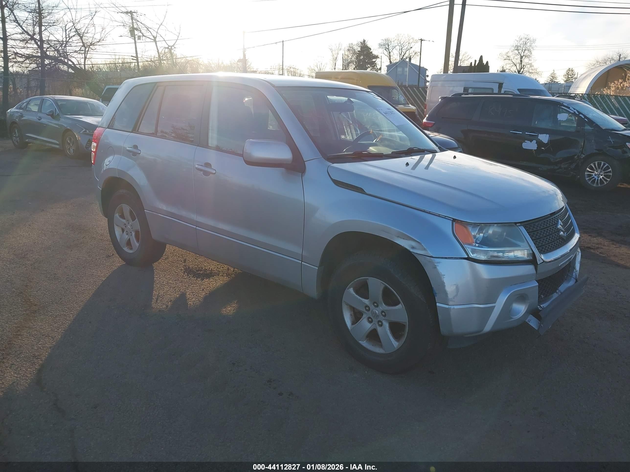 2011 Suzuki Grand Vitara Premium, VIN JS3TD0D27B4100722 — Auction photo 1 of 5