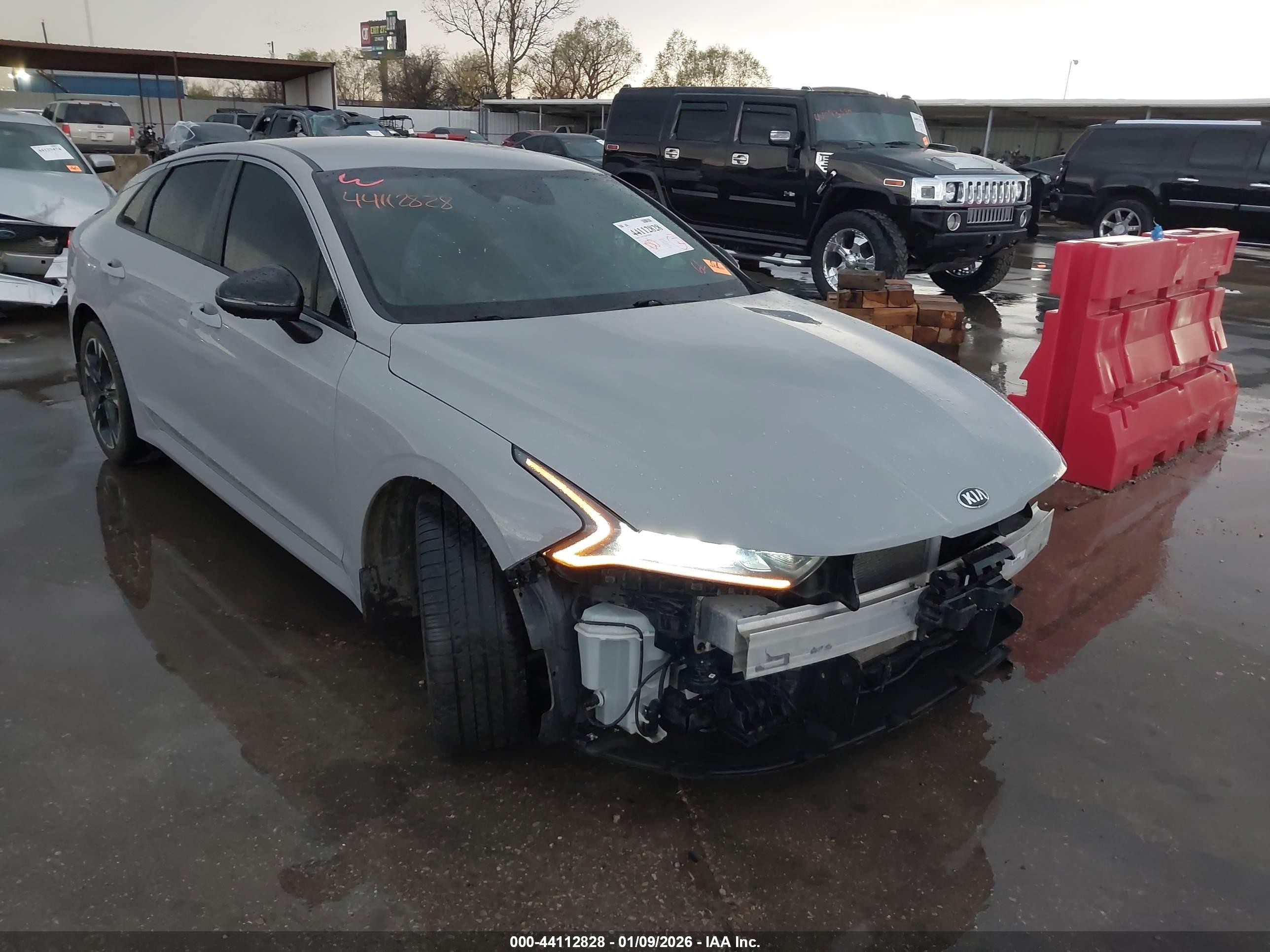 2021 Kia K5 GT-Line, VIN 5XXG64J22MG020582 — Front end