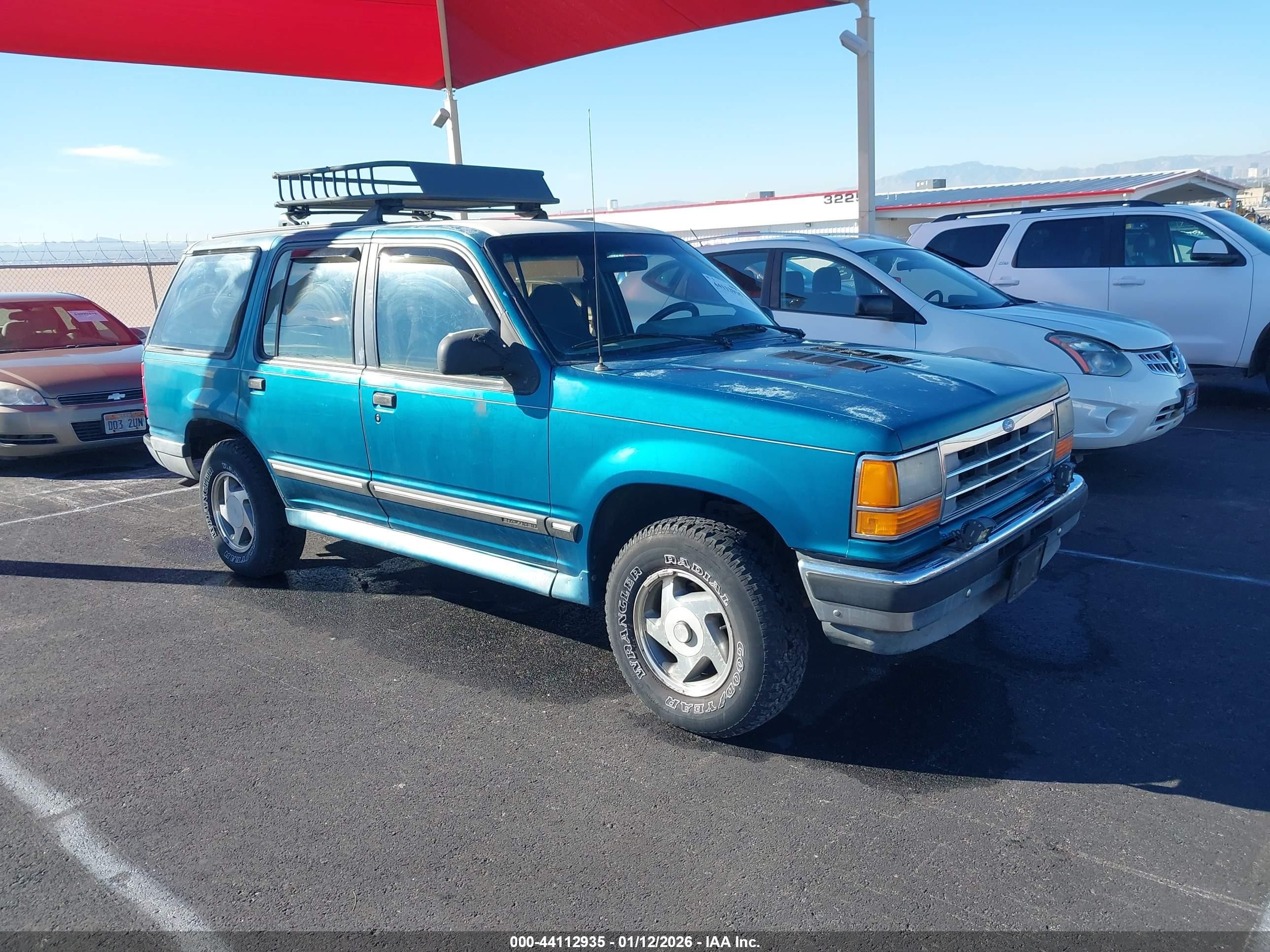1994 Ford Explorer Eddie Bauer, VIN 1FMDU34X6RUE53068 — Side